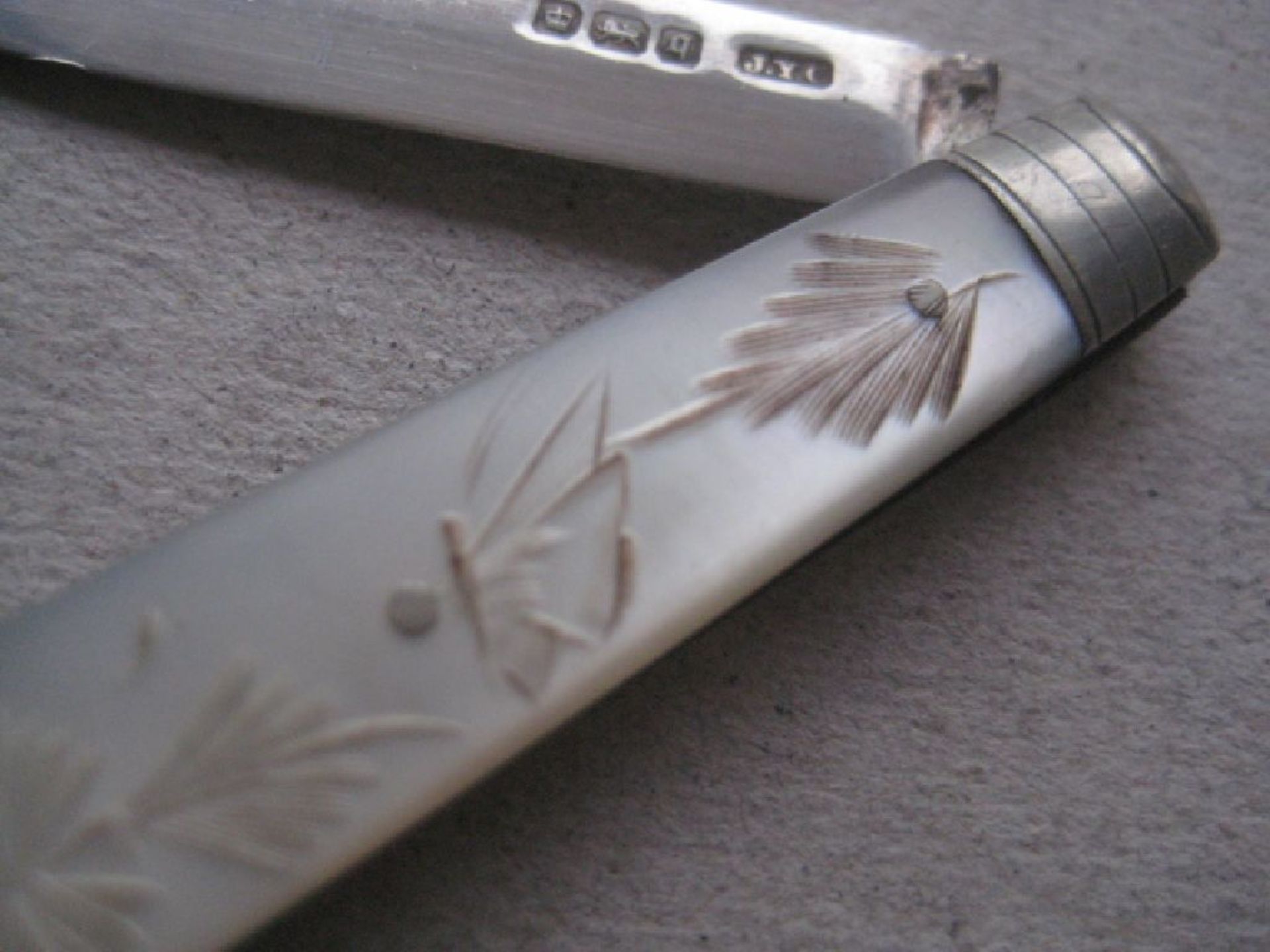 Edwardian Mother of Pearl Hafted Silver Bladed Folding Fruit Knife - Image 4 of 7