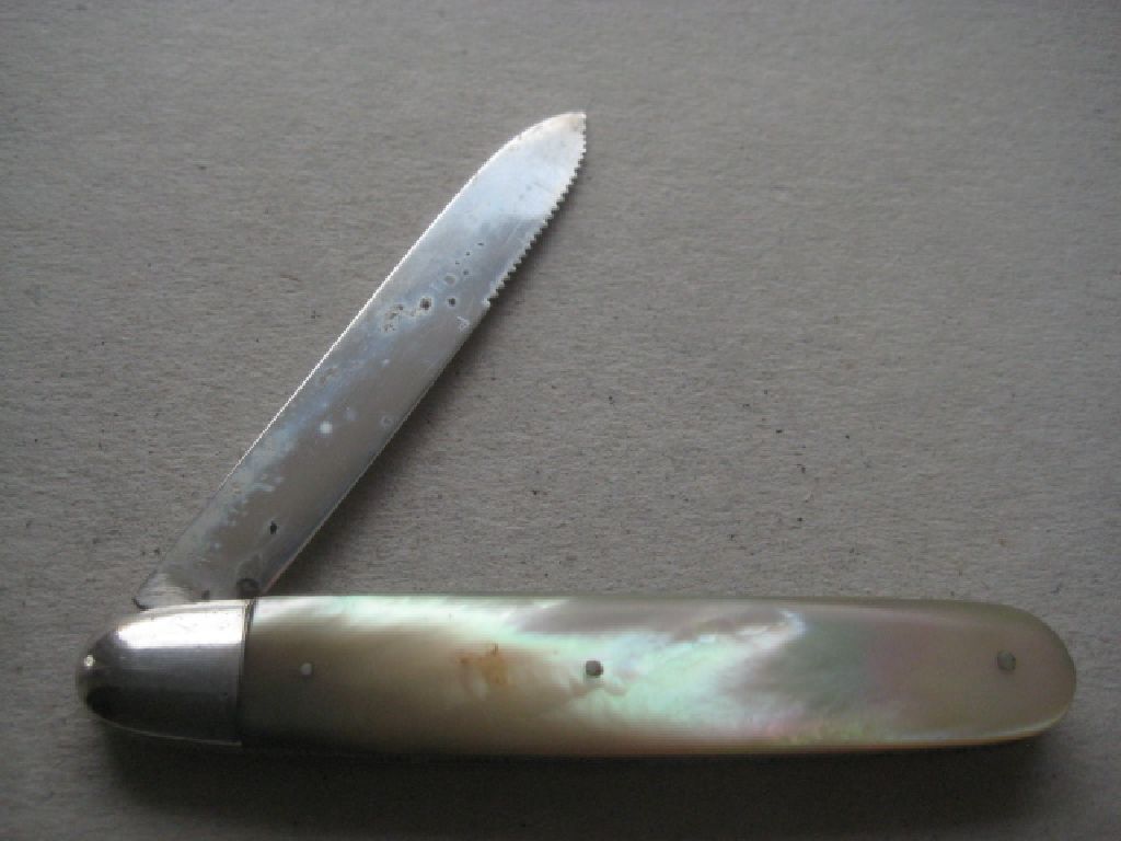 Rare Edwardian Mother of Pearl Hafted Silver Bladed Folding Fruit Knife - Image 2 of 10