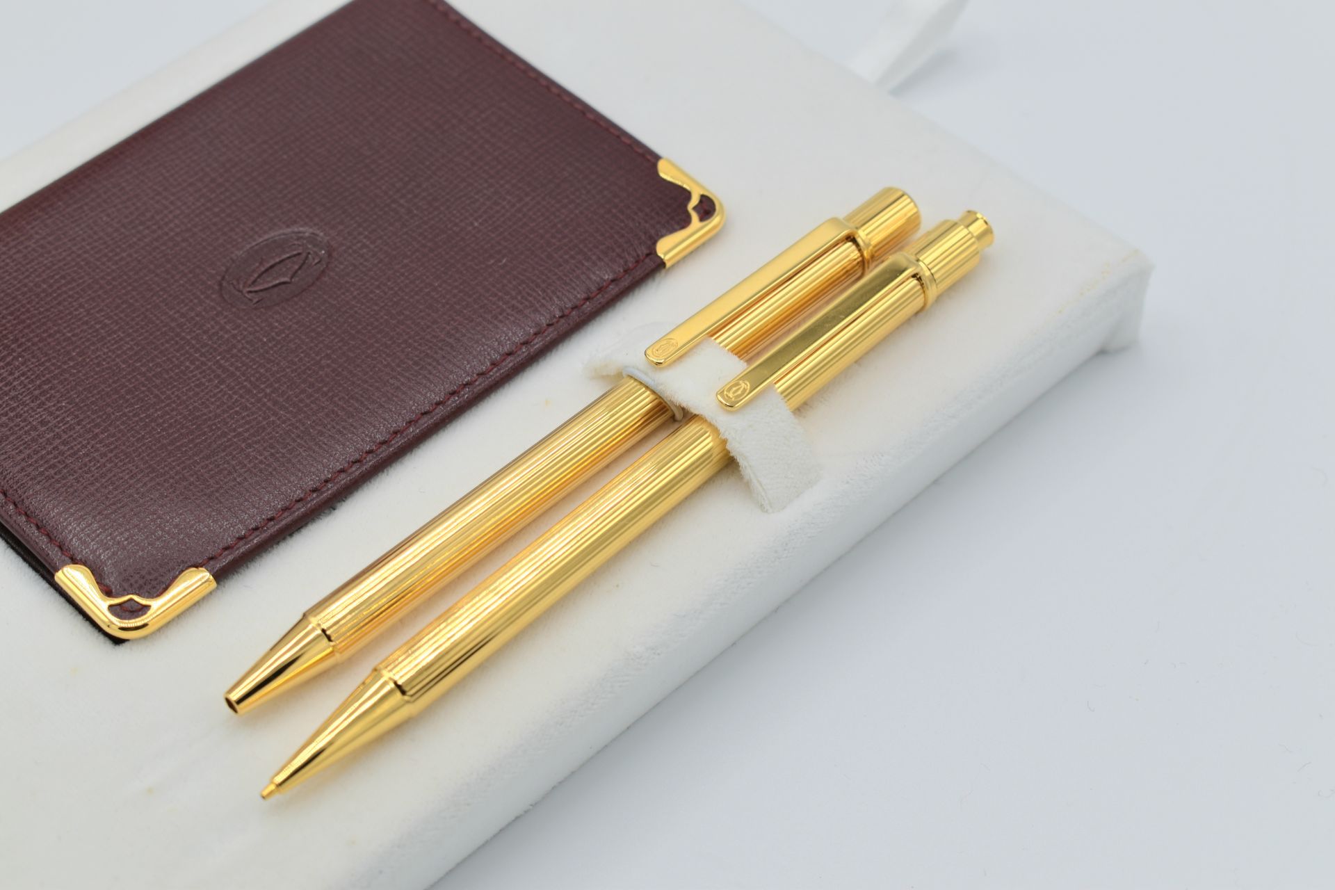 Brand New - Cartier - Rare - Cartier Must II Gold Plated Ballpoint, Lead Pencil and Leather Walle... - Image 6 of 11