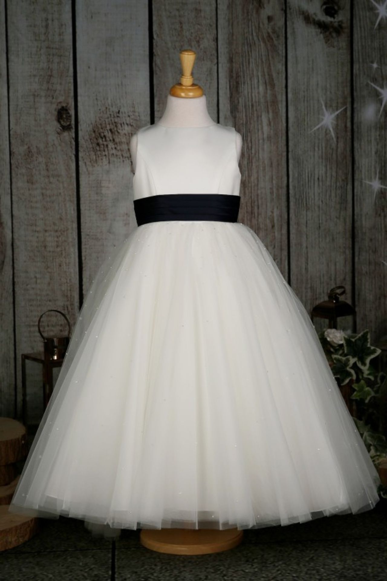 Richard Designs Flowergirl Dresses x 8 Mixed Colours and Sizes - Image 7 of 7