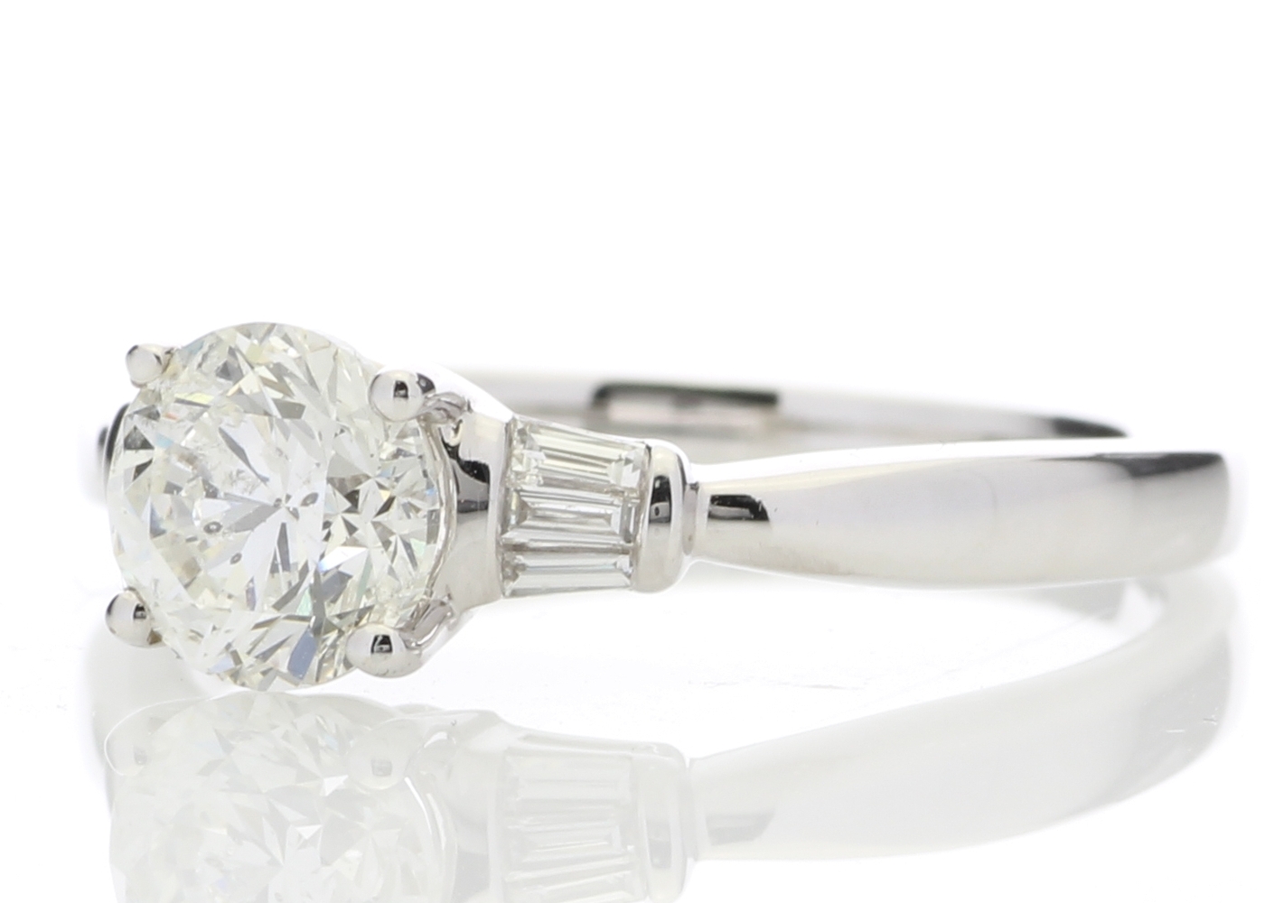 18ct White Gold Diamond Ring With Baguette 1.15 Carats - Image 2 of 5