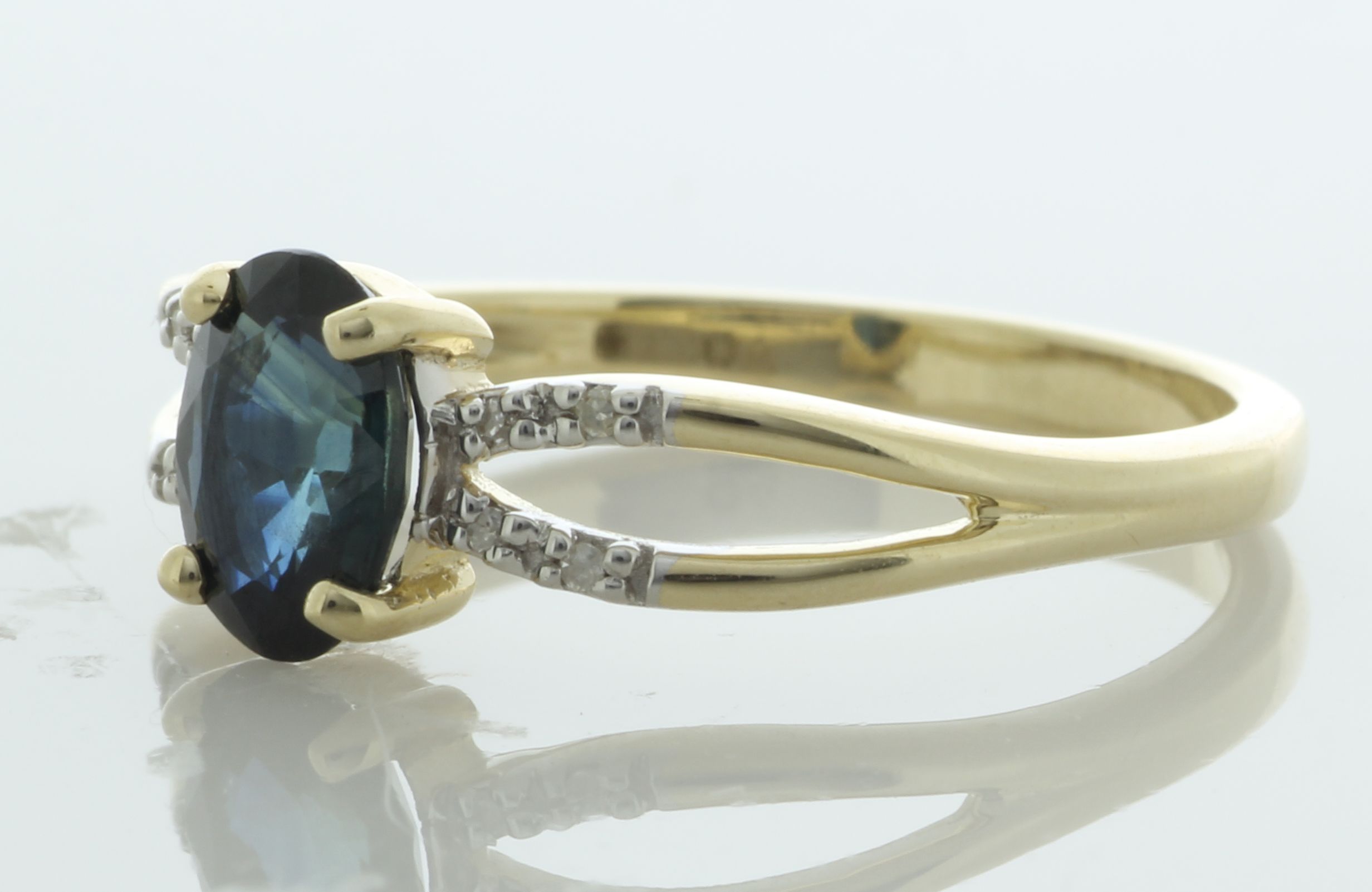 9ct Yellow Gold Diamond and Sapphire Ring (S0.96) 0.03 Carats - Image 2 of 4