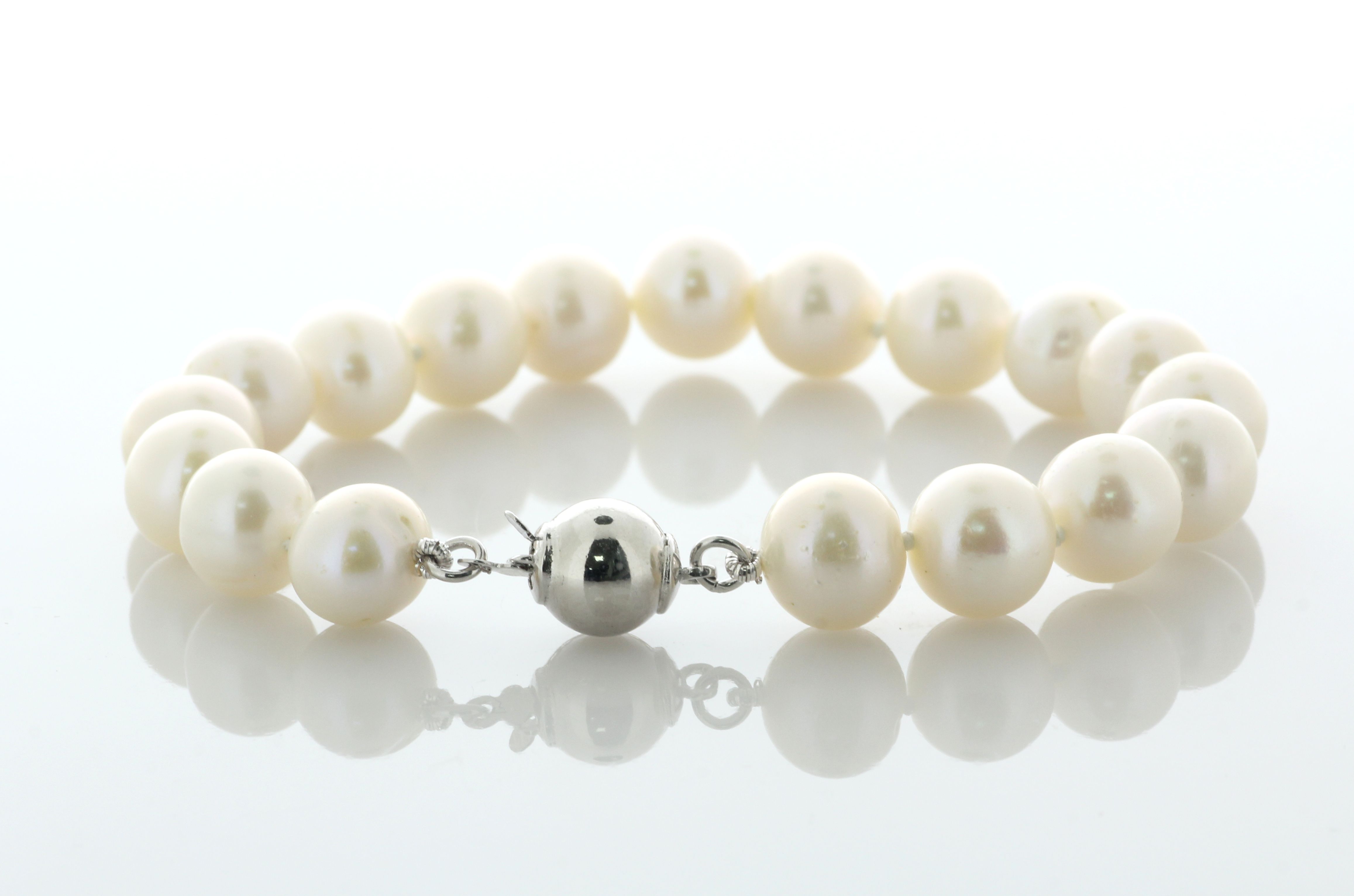 6.5 Inches Freshwater Cultured 8.5 - 9.0mm Pearl Bracelet With Silver Clasp - Image 2 of 4