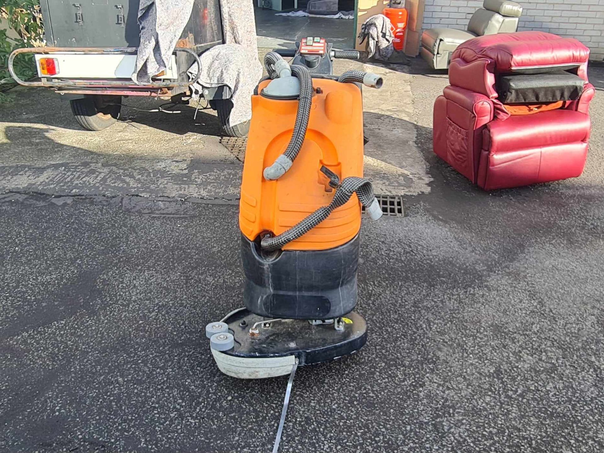 Professional Floor Cleaning Machine For Spares Or Repair - Image 2 of 4