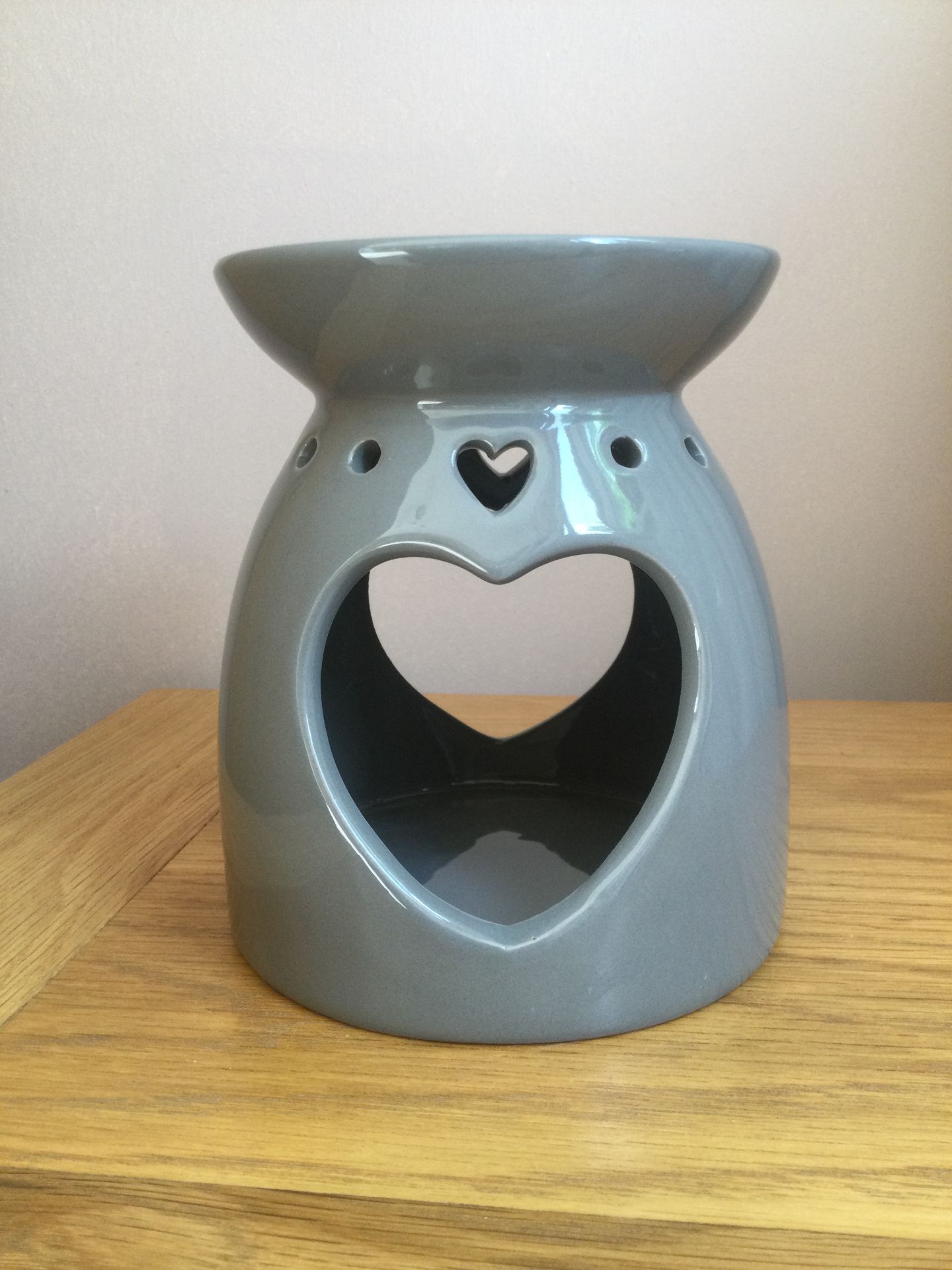 Piquaboo Large “Grey Heart” Ceramic Oil Burner Height 13cm, New With Gift Box - Image 3 of 3