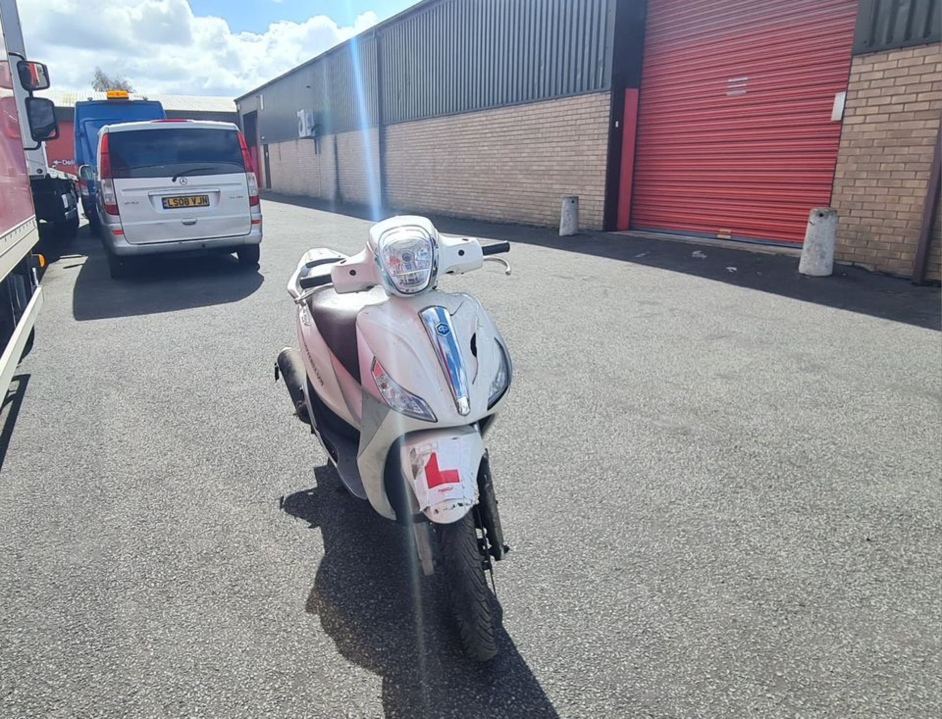 2016 Piaggio Medley 125 Scooter - Missing Key - Image 11 of 13