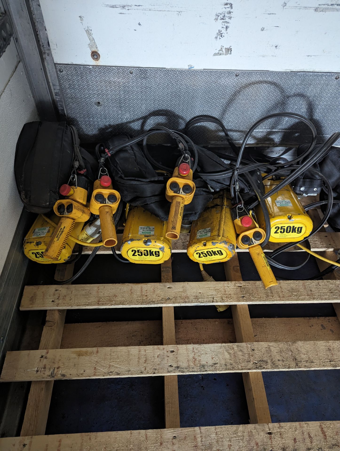 250kg Electric Hoist 110v - Image 5 of 5