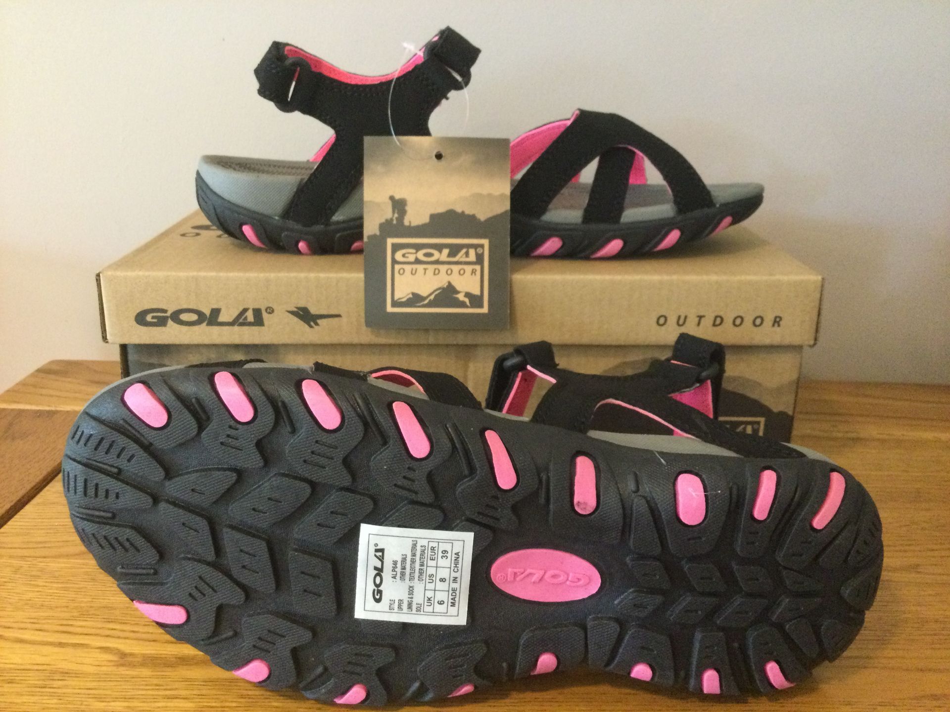 Gola Womens “Cedar” Hiking Sandals, Black/Hot Pink, Size 6 - Brand New - Image 3 of 4
