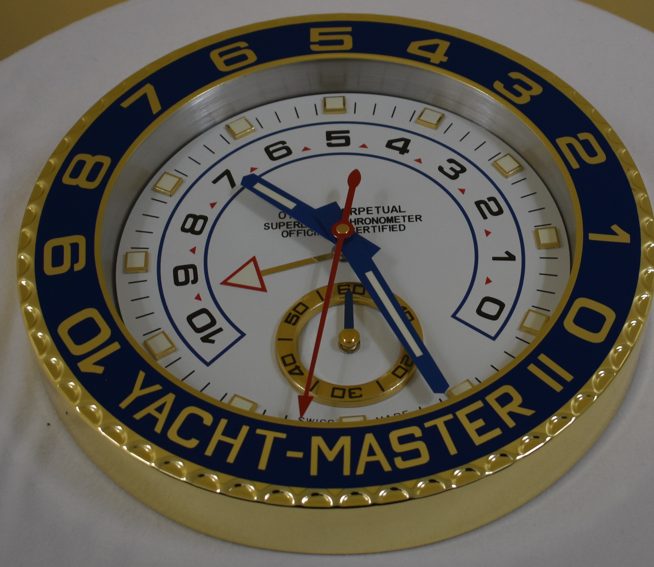 34 cm Golden Body Blue Bezal White Dial Clock - Image 2 of 2