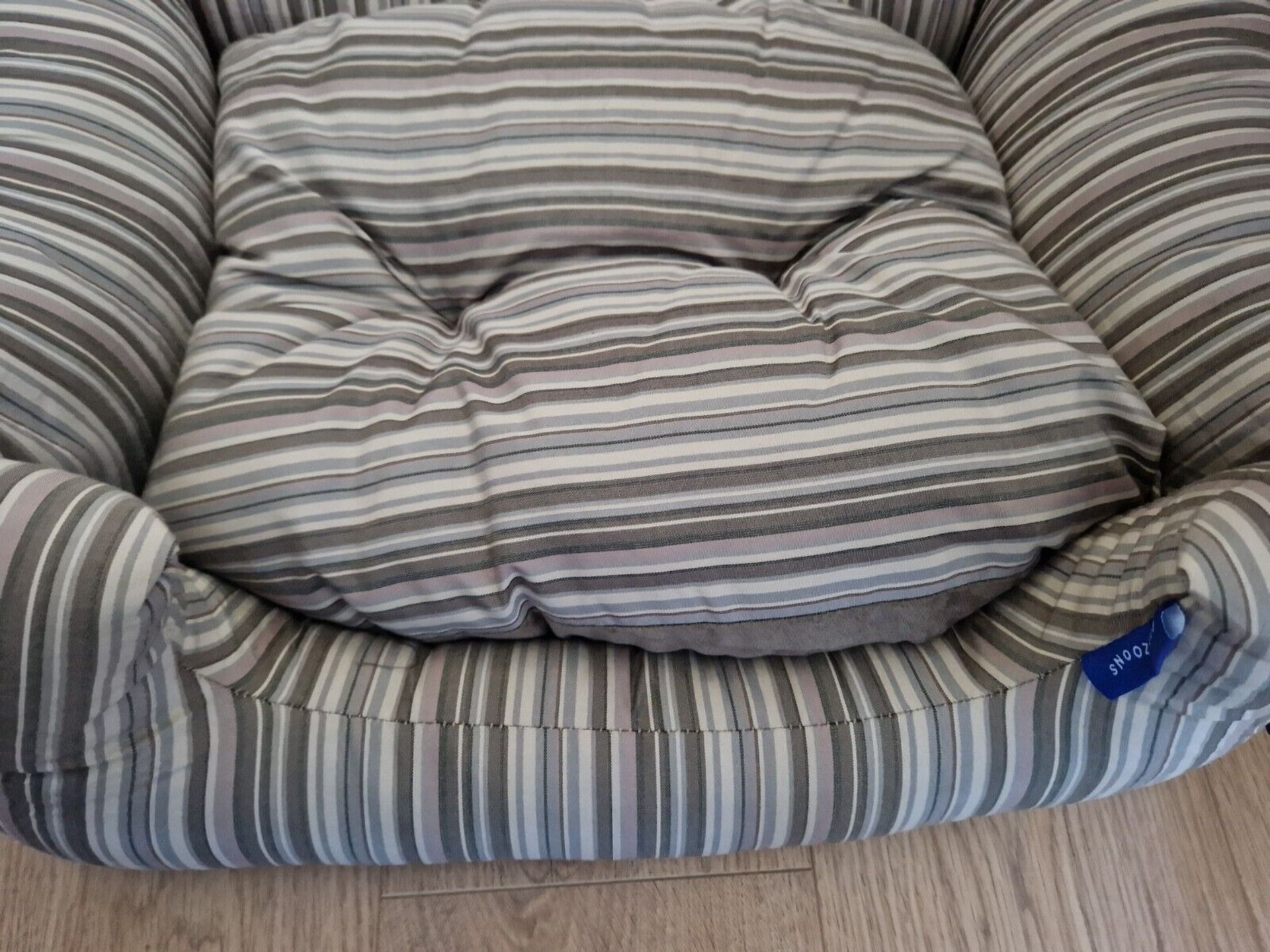 3x Snoozzzeee Sofa Bed, Stripe Mushroom, 45 x 60cm - RRP £180 - Image 2 of 8