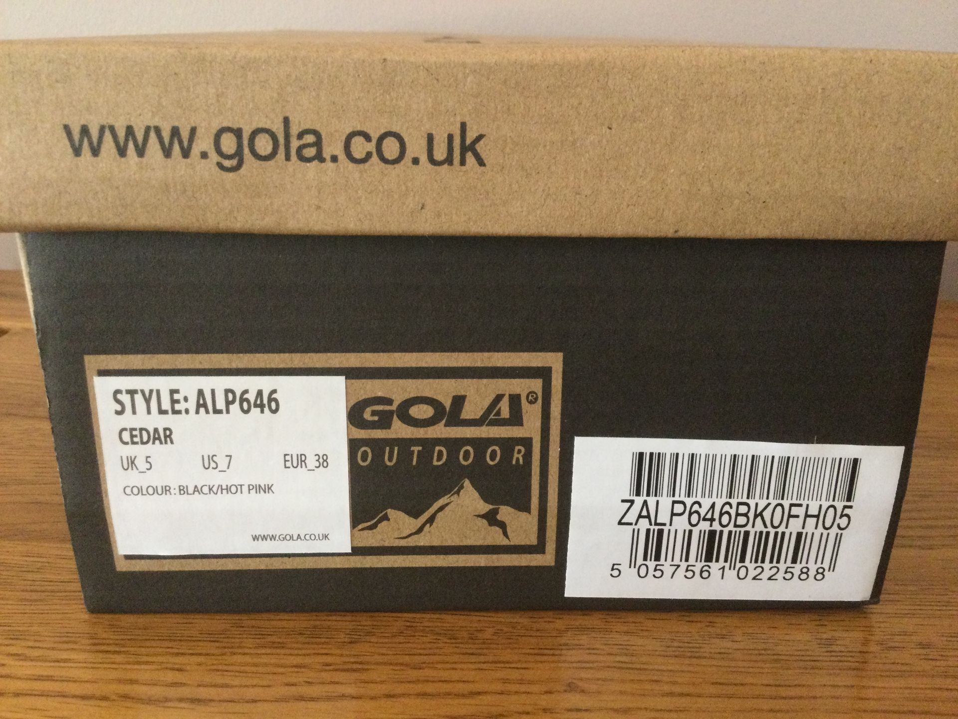 Gola Women's “Cedar” Hiking Sandals, Black/Hot Pink, Size 5 - Brand New - Image 4 of 4