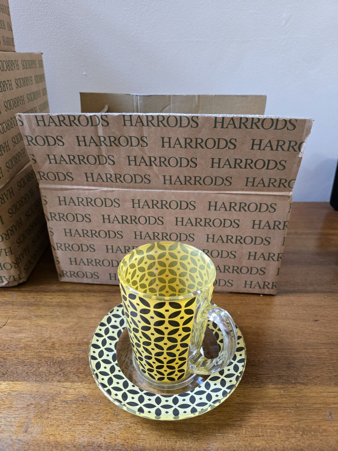 1 B Harrods Mezzah Cups 24 and Saucers 24 - Image 4 of 6