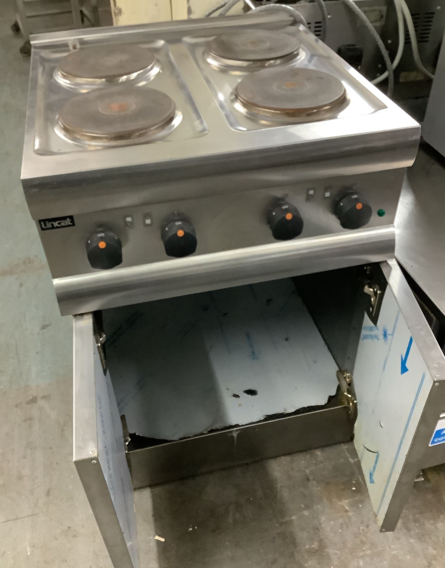 Lincat Electric 4 Hob Unit & Cupboard