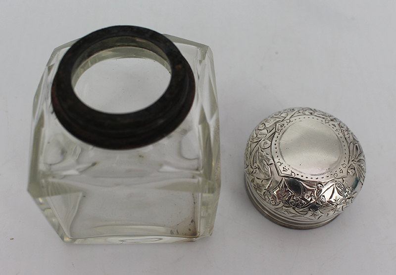 Silver Topped Crystal Bottle London 1898 - Image 4 of 6