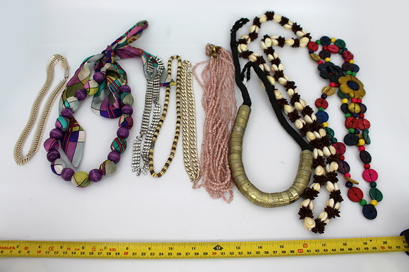 Collection of 9 Vintage Necklaces - Image 2 of 2