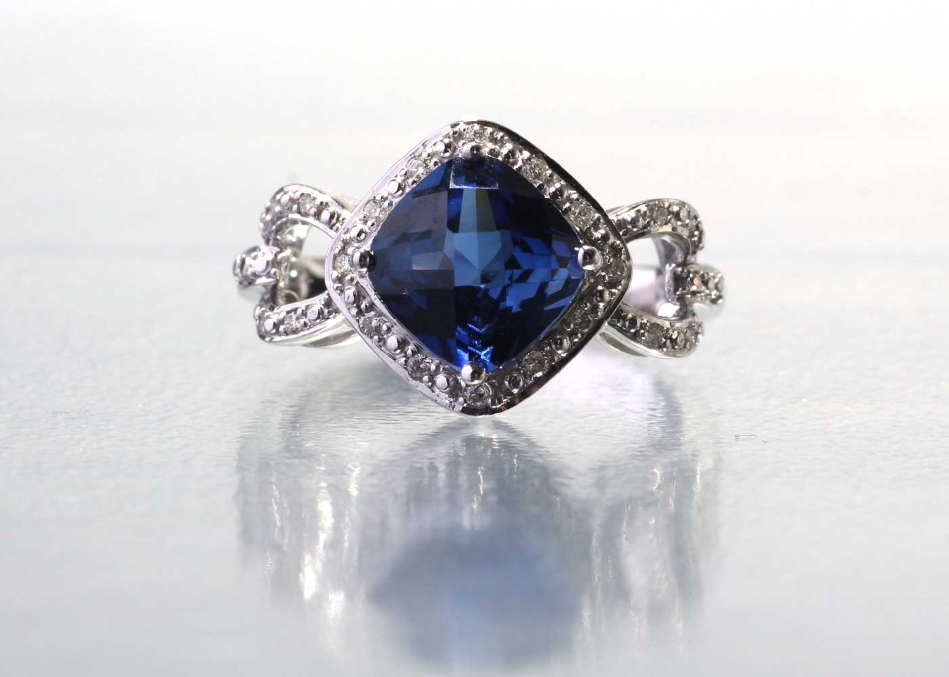 9ct White Gold Created Ceylon Sapphire Diamond Ring (S2.82) 0.11 Carats - Image 5 of 7