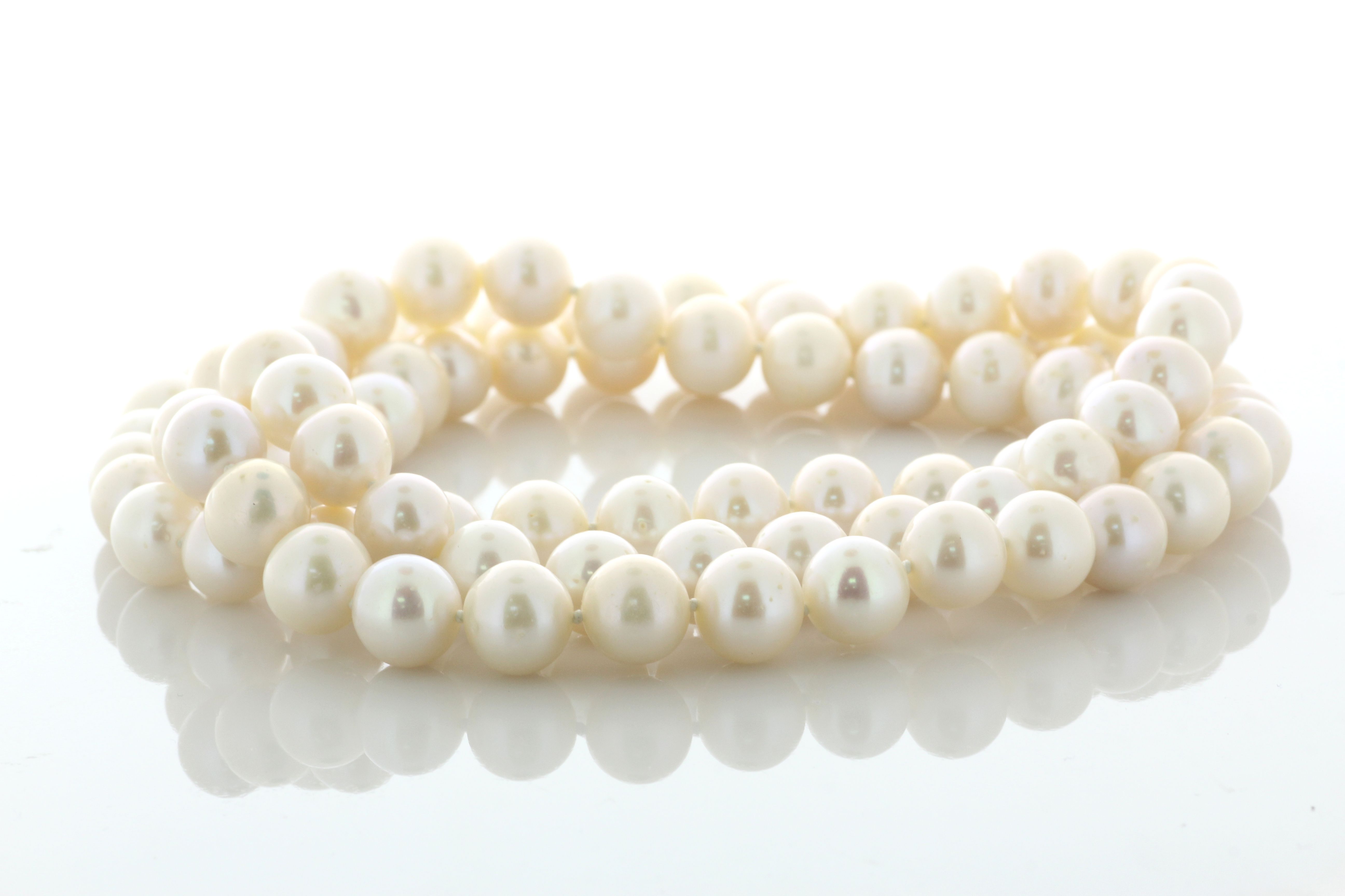 36 inch Freshwater Cultured 9.5 - 10.5mm Pearl Necklace - Image 2 of 3