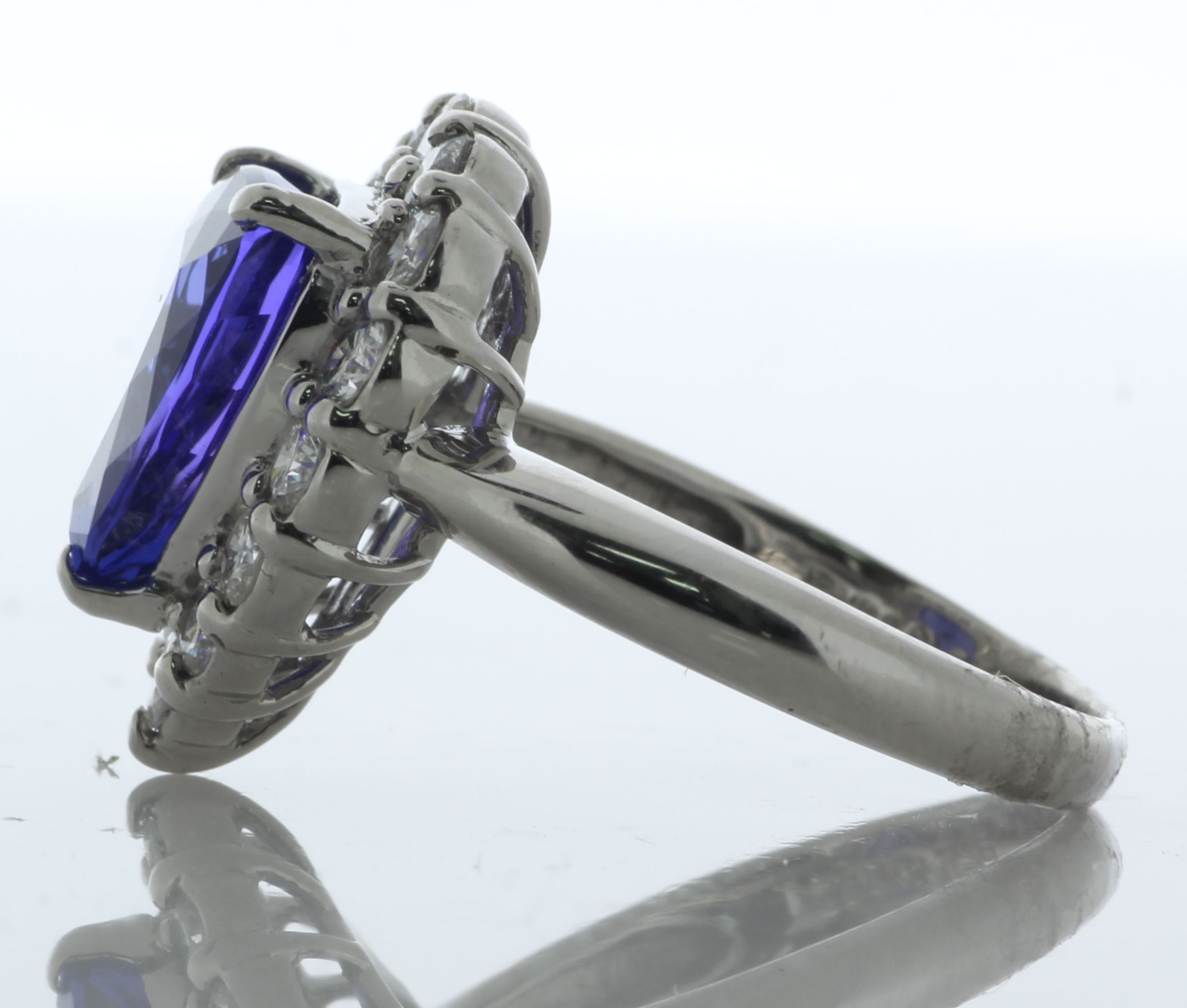 Platinum Trillion Cut Tanzanite and Diamond Ring (T3.72) 0.85 Carats - Image 3 of 5