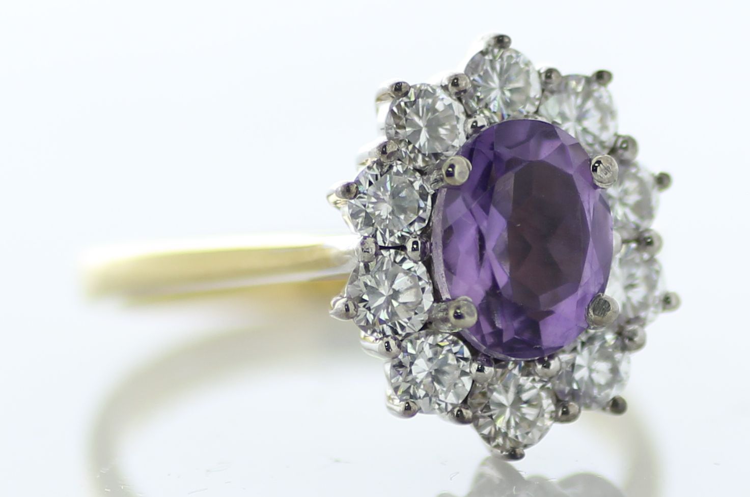 18ct Yellow Gold Oval Cluster Claw Set Diamond and Amethyst Ring (A1.28) 1.00 Carats - Image 2 of 5