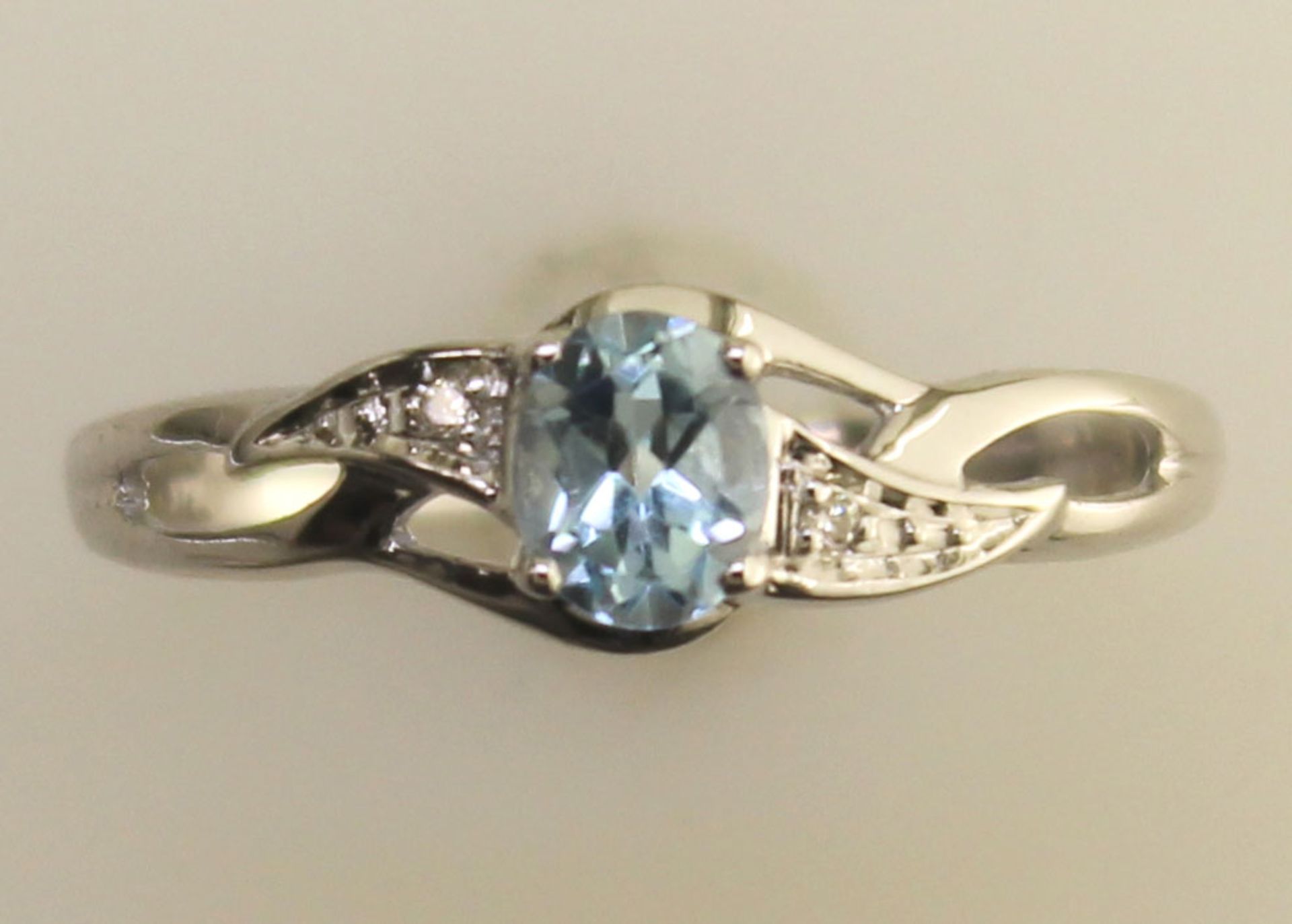 9ct White Gold Fancy Cluster Diamond and Blue Topaz Ring (BT0.50) 0.01 Carats - Image 8 of 9