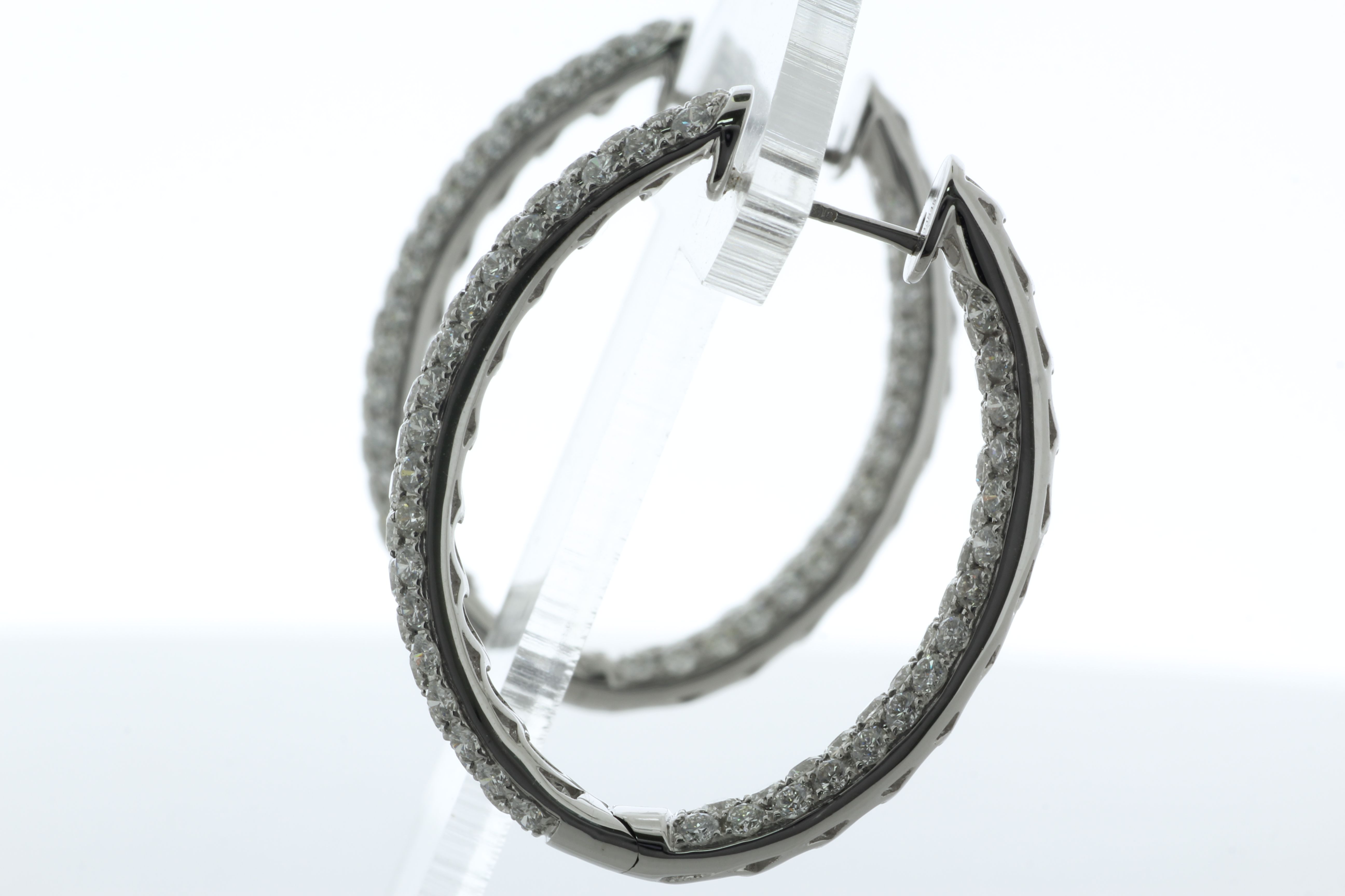 18ct White Gold Eternity Diamond Hoop Earrings 5.66 Carats - Bild 3 aus 6