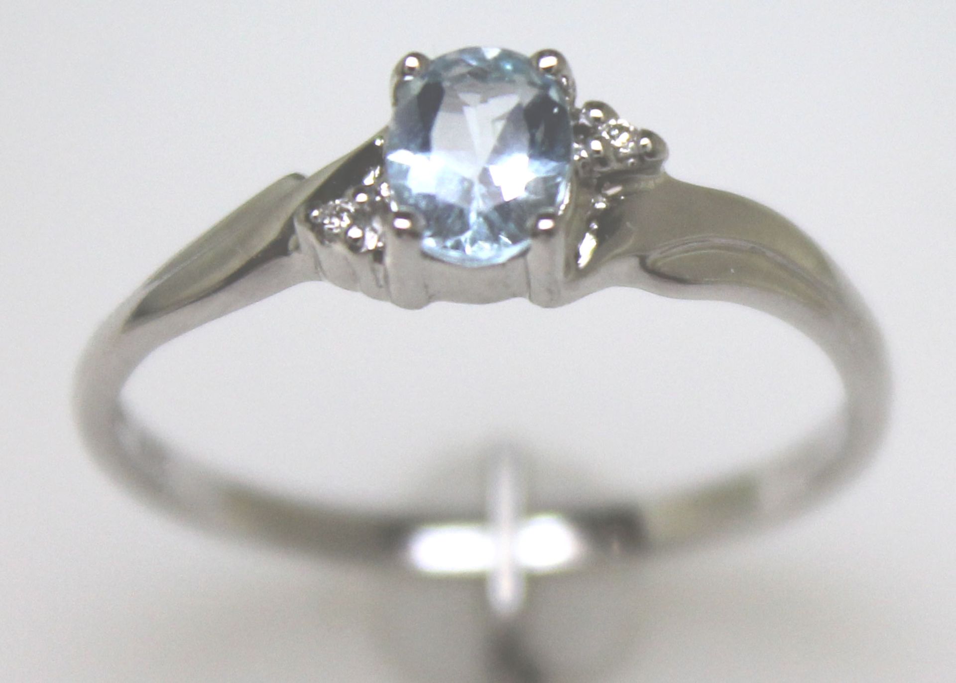 9ct White Gold Diamond and Blue Topaz Ring (BT0.50) 0.01 Carats - Image 5 of 10
