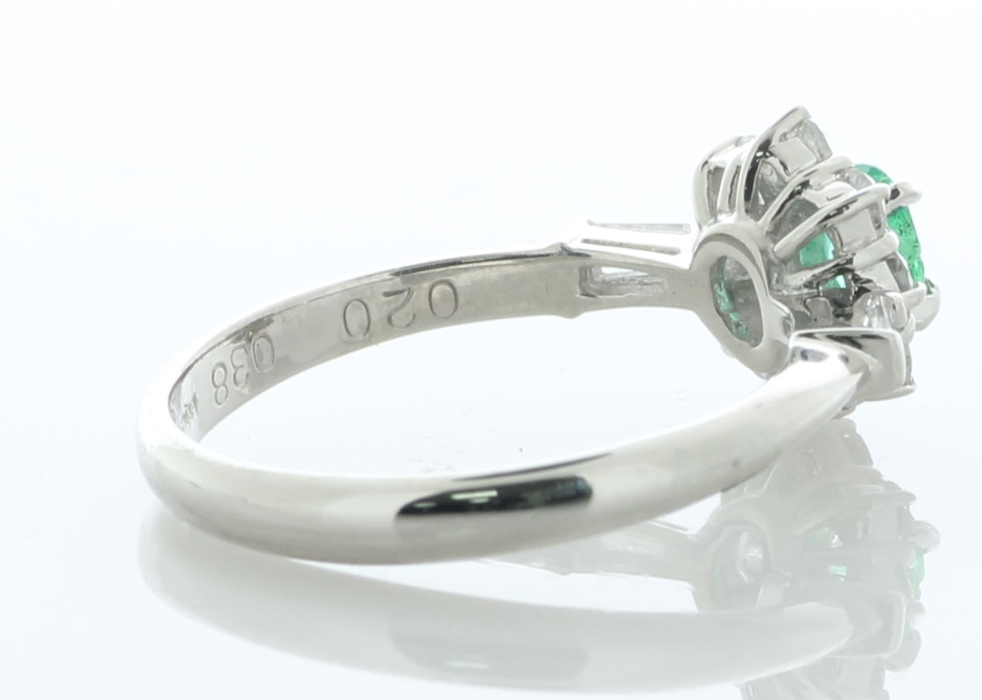 Platinum Oval Cluster Claw Set Diamond and Emerald Ring (E0.28) 0.38 Carats - Image 4 of 5