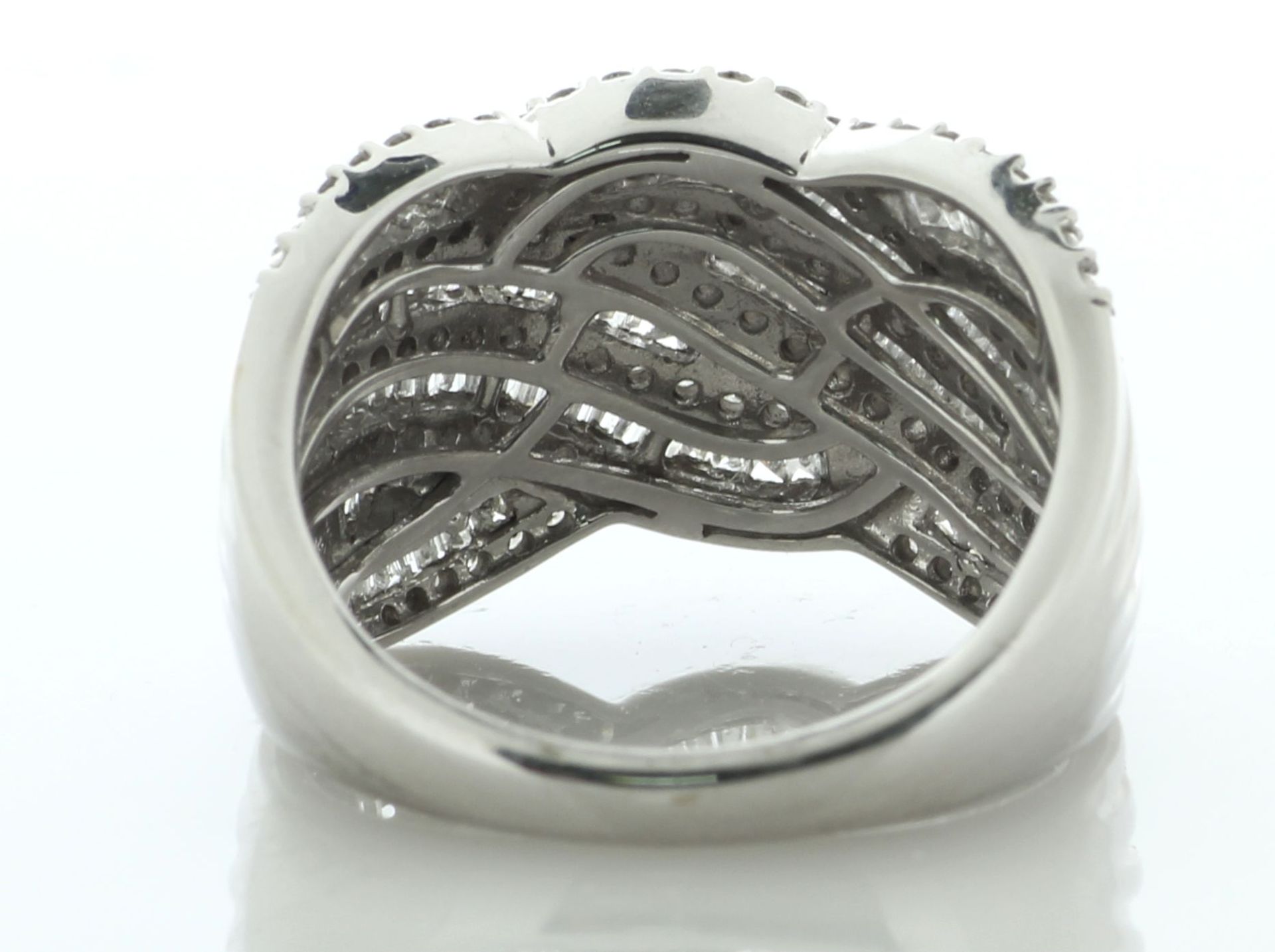 9ct White Gold Cocktail Swirl Diamond Ring 1.00 Carats - Image 5 of 7