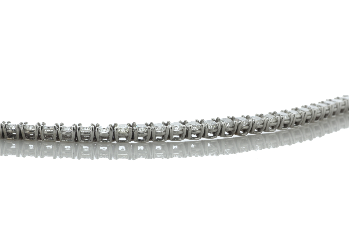 18ct White Gold Tennis Diamond Bracelet 4.83 Carats - Image 4 of 5