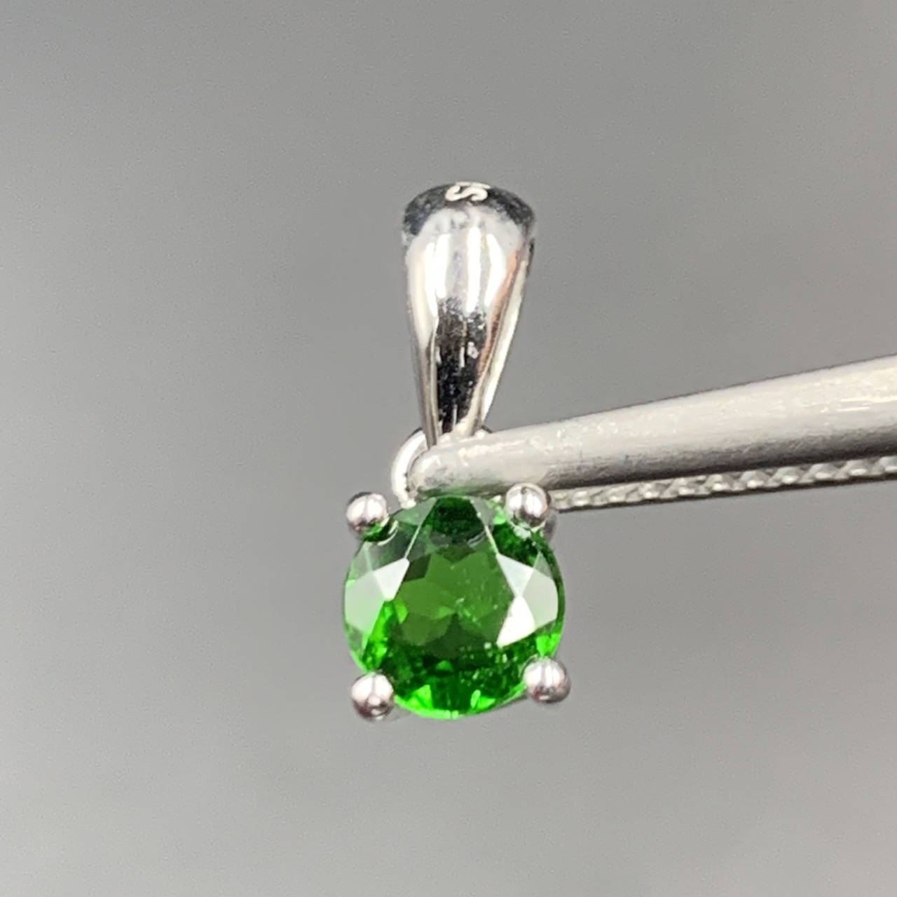 Awesome Natural Rare Chrome Diopside With Silver Pendant - Image 2 of 4