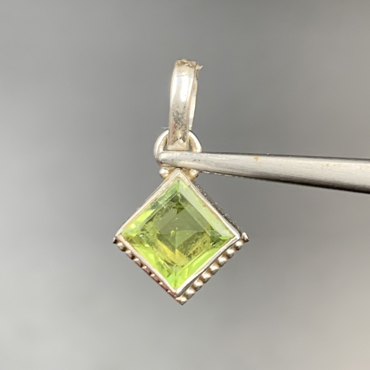 Stunning Natural Peridot With 925 Silver Pendant - Image 2 of 4