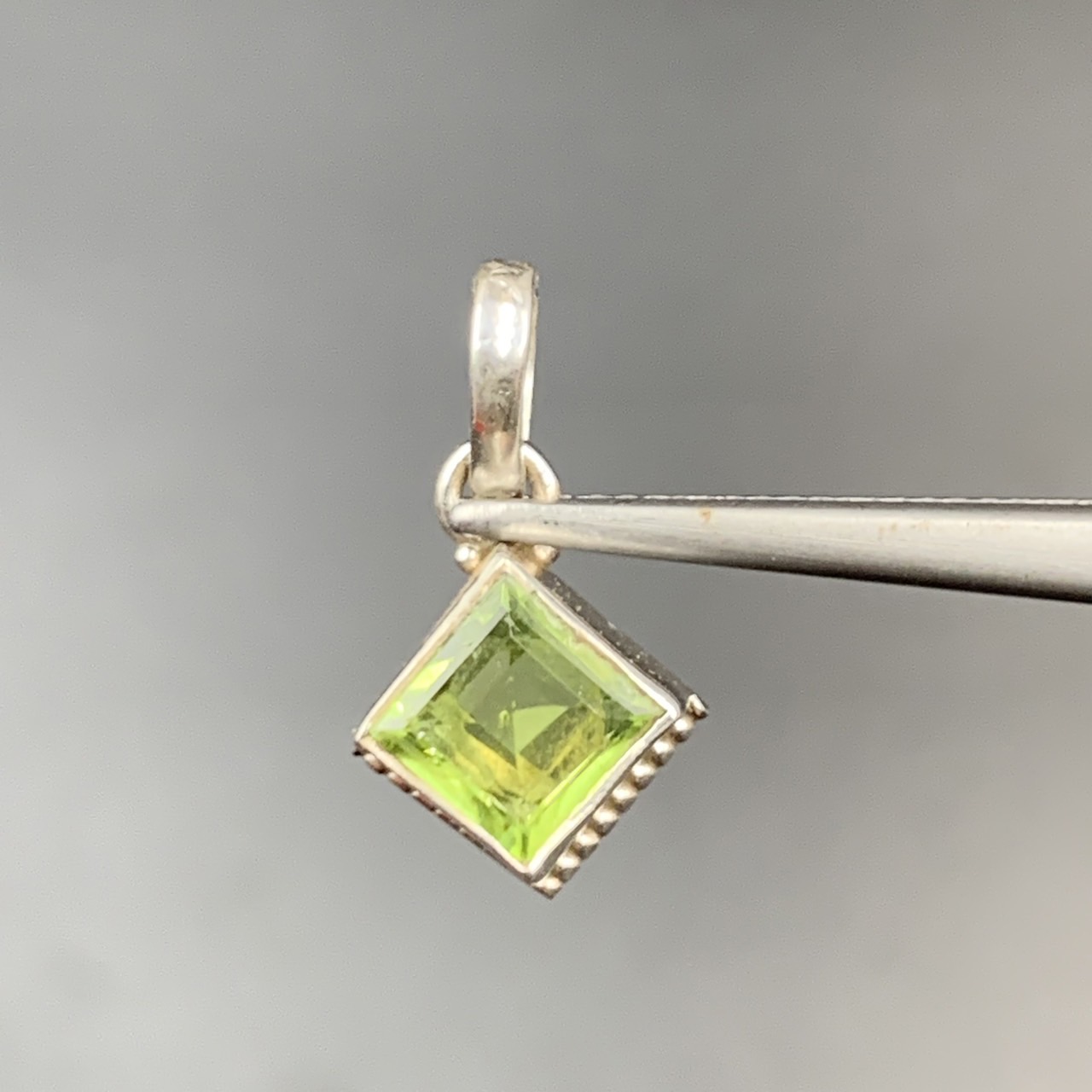 Stunning Natural Peridot With 925 Silver Pendant - Image 3 of 4
