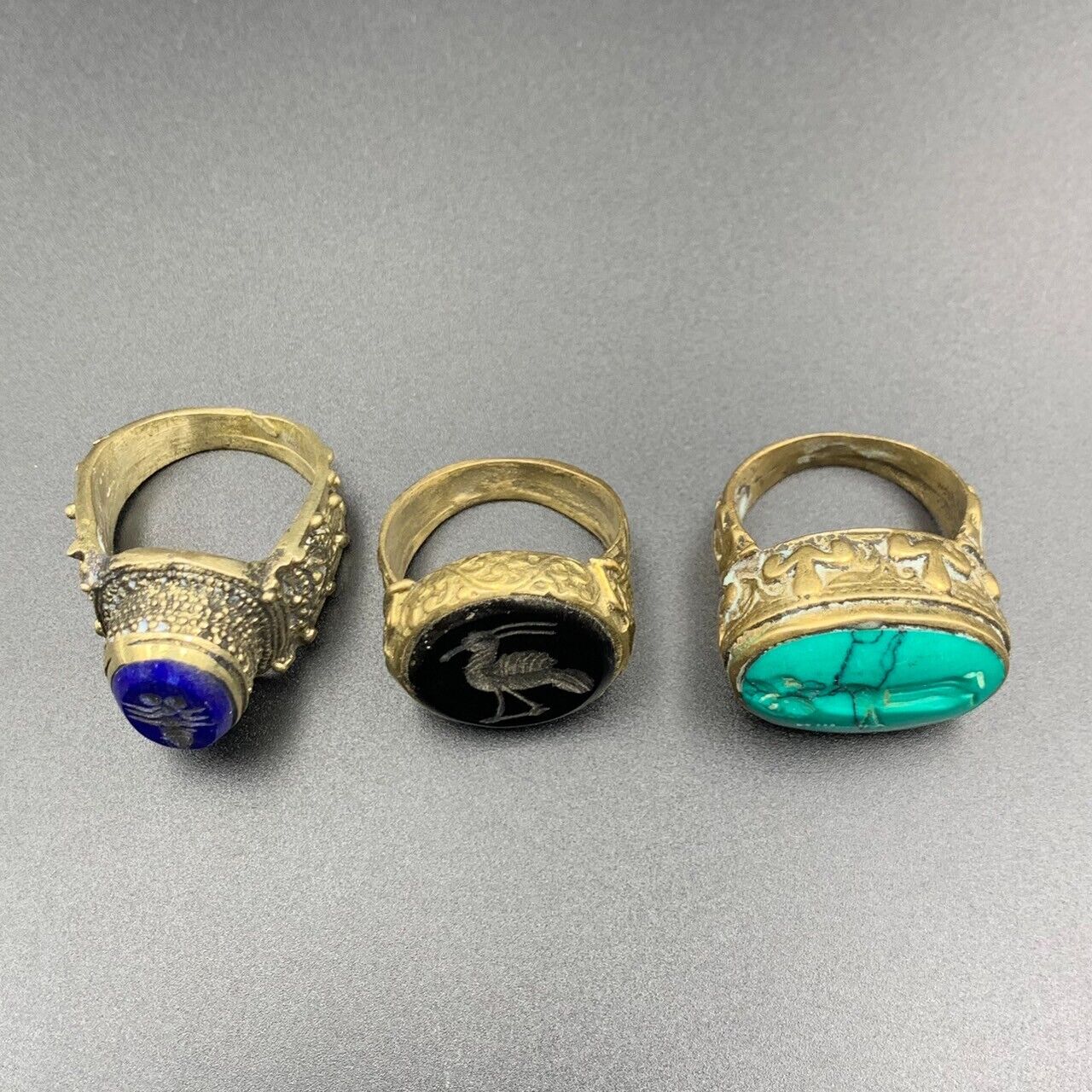 Near Eastern 3 Piece Antique Lapis Lazuli, Howalite & Black Onyx Bronze Rings - Image 3 of 8