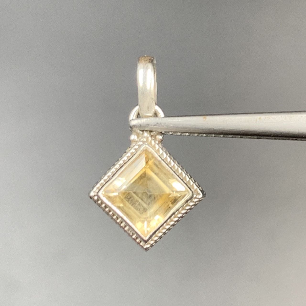 Natural Citrine & Silver Pendant. - Image 3 of 3