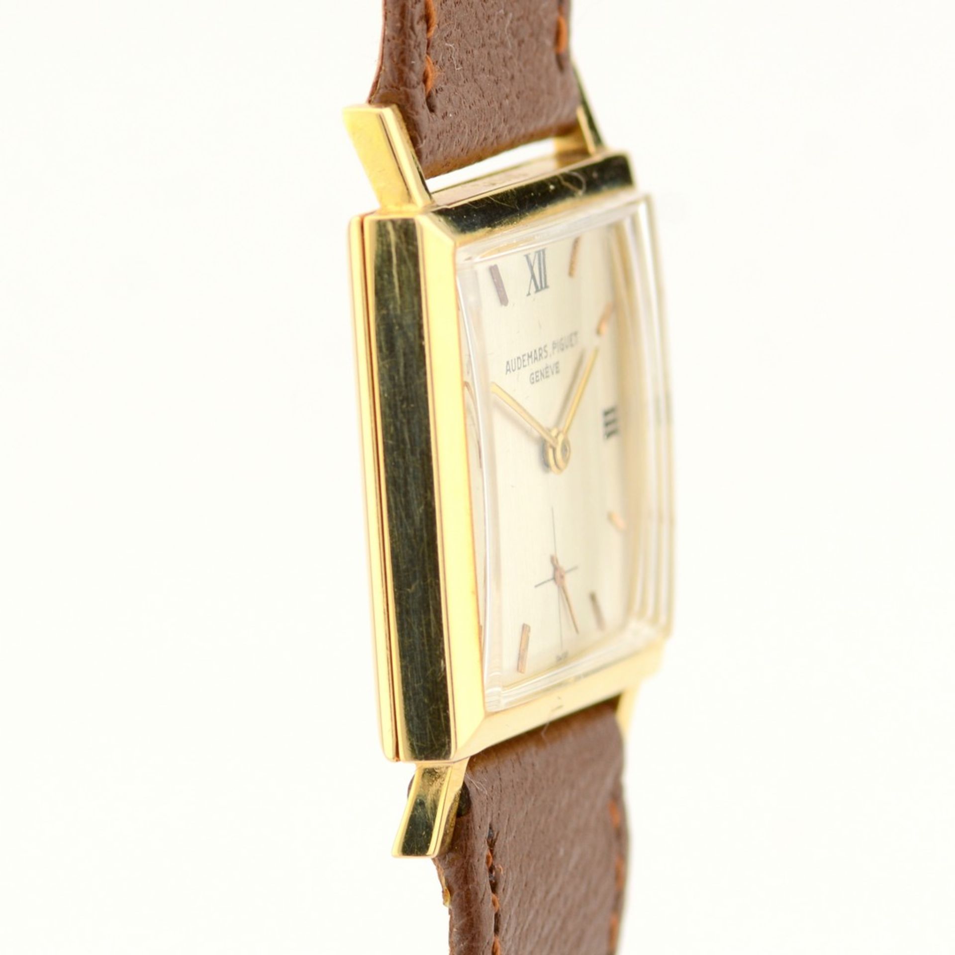 Audemars Piguet / Vintage - Square - Sub Second - Unisex Yellow Gold Wristwatch - Image 9 of 12