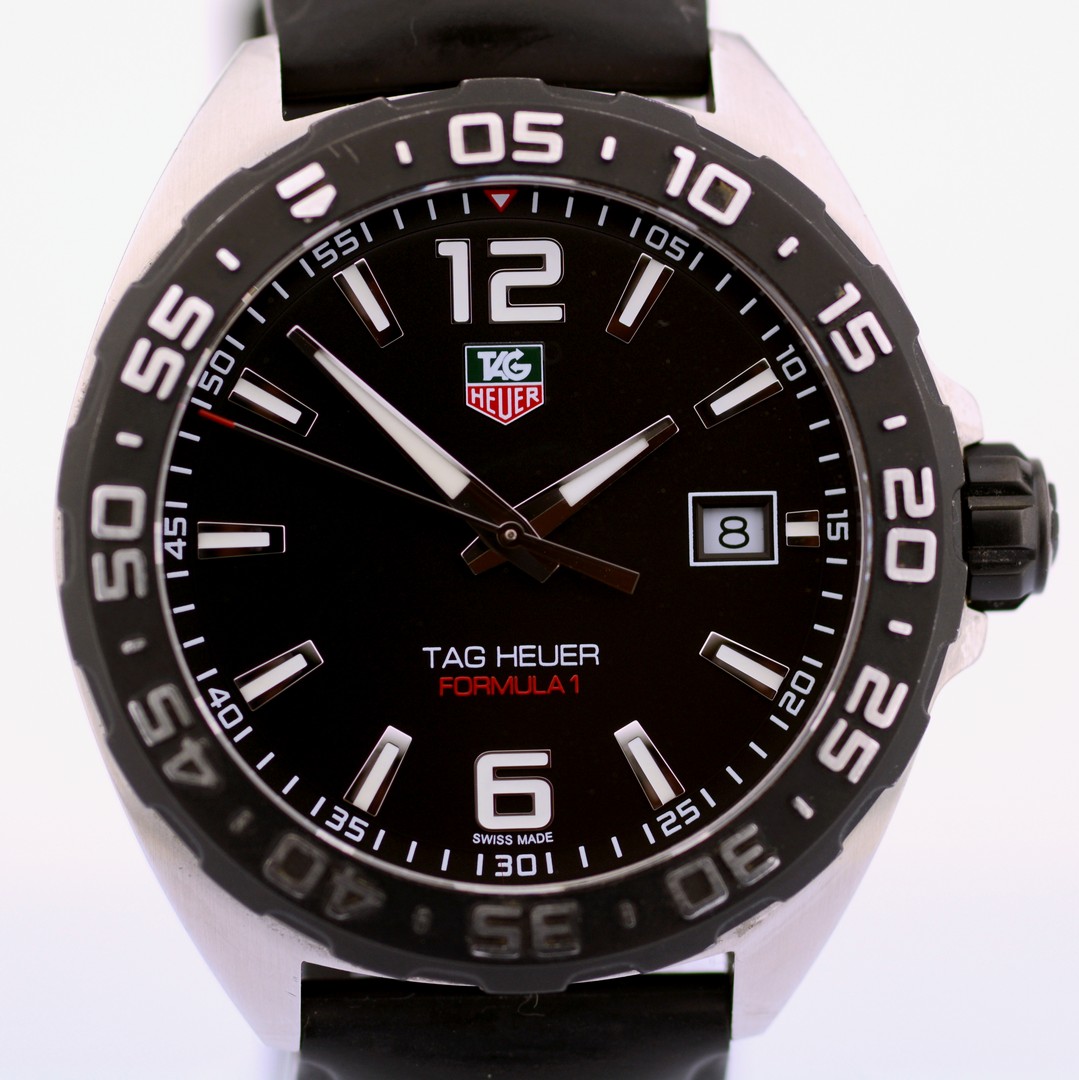 TAG Heuer / Formula 1 Date - Gentlemen's Steel Wristwatch