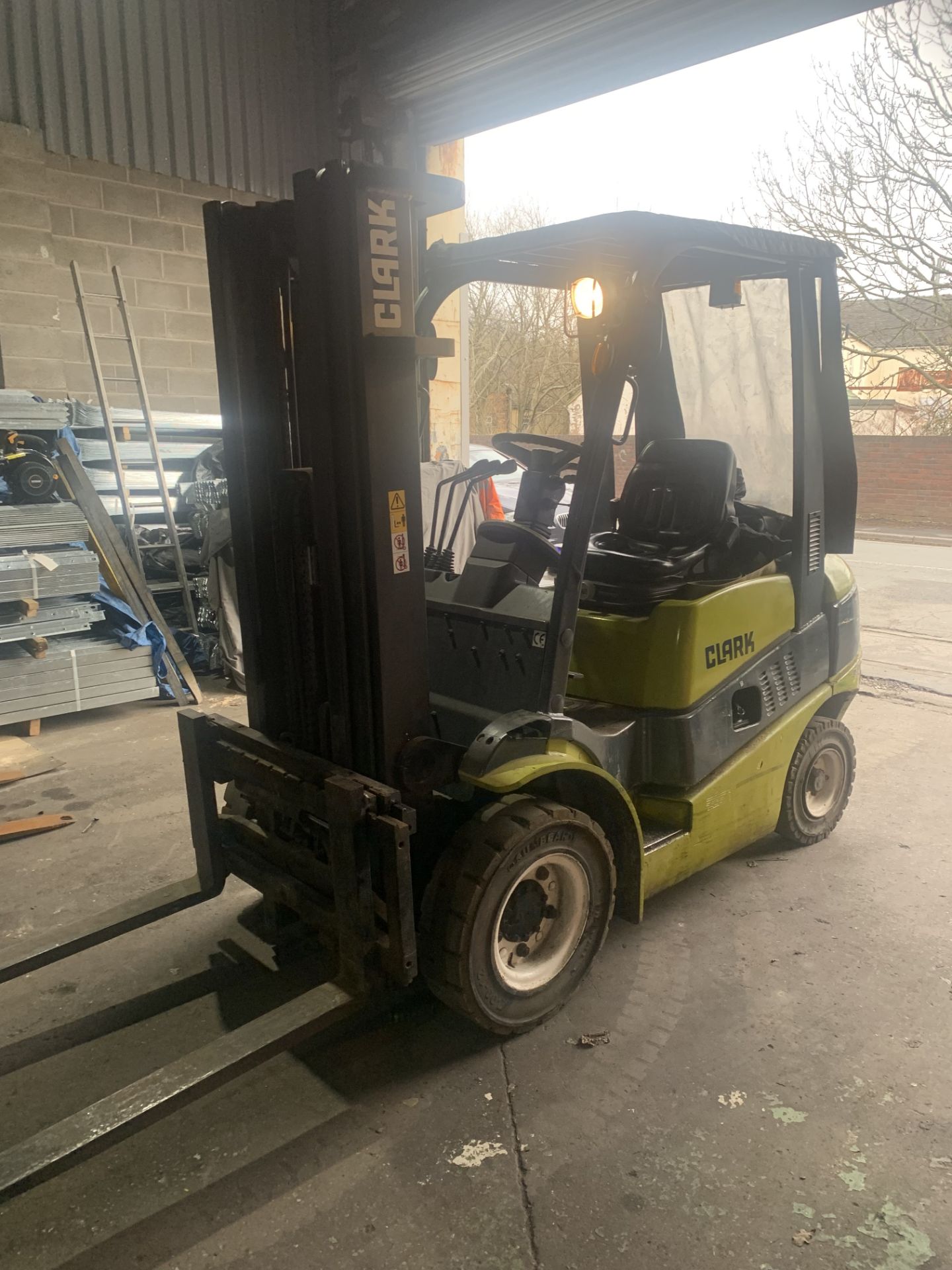 Clark Forklift With Side Shift - 2004 - Runs Well New Battery Fitted - Image 5 of 5