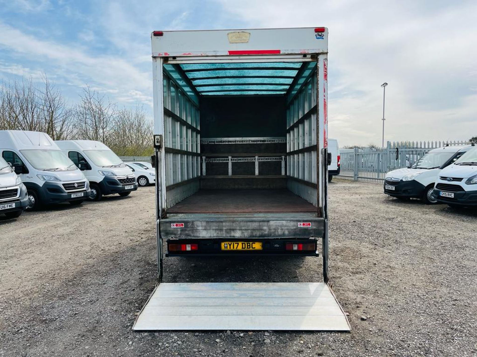 Ford Transit 2.4 T350 TDCI 110 Luton Body LWB 2.2 2006, Tail Lift – 6 Speed Manual