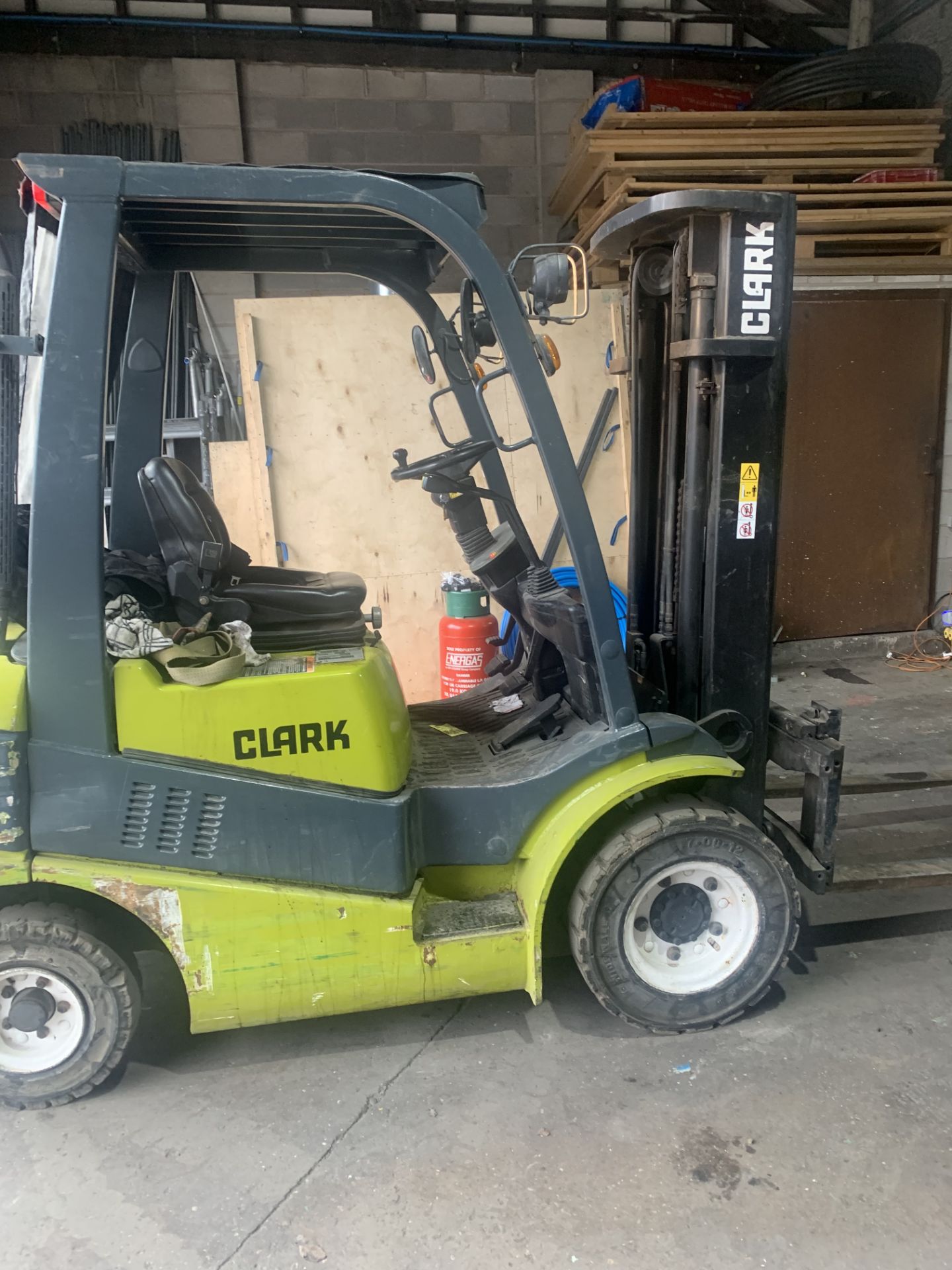 Clark Forklift With Side Shift - 2004 - Runs Well New Battery Fitted - Image 4 of 5