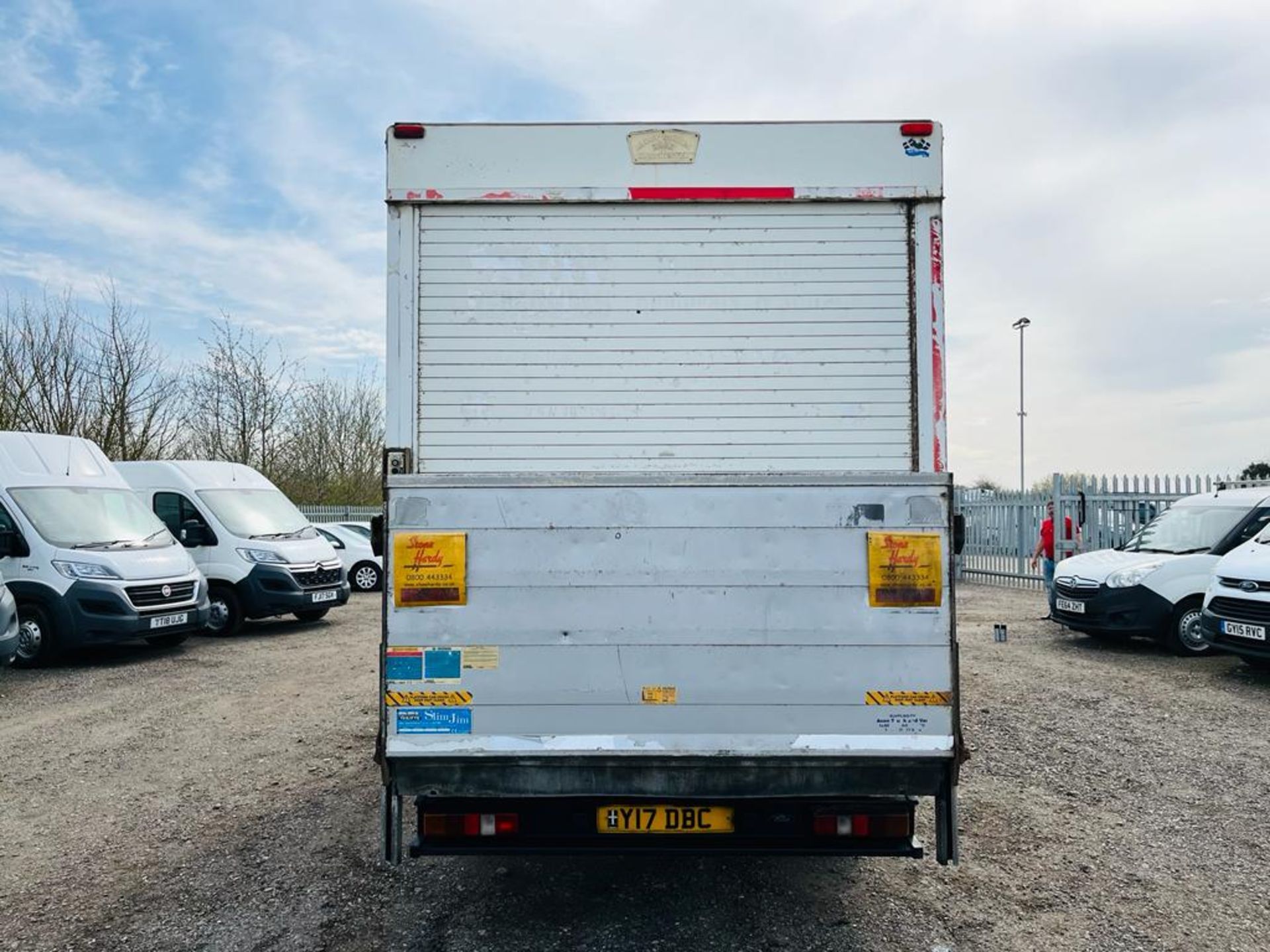 Ford Transit 2.4 T350 TDCI 110 Luton Body LWB 2.2 2006, Tail Lift – 6 Speed Manual - Image 4 of 23