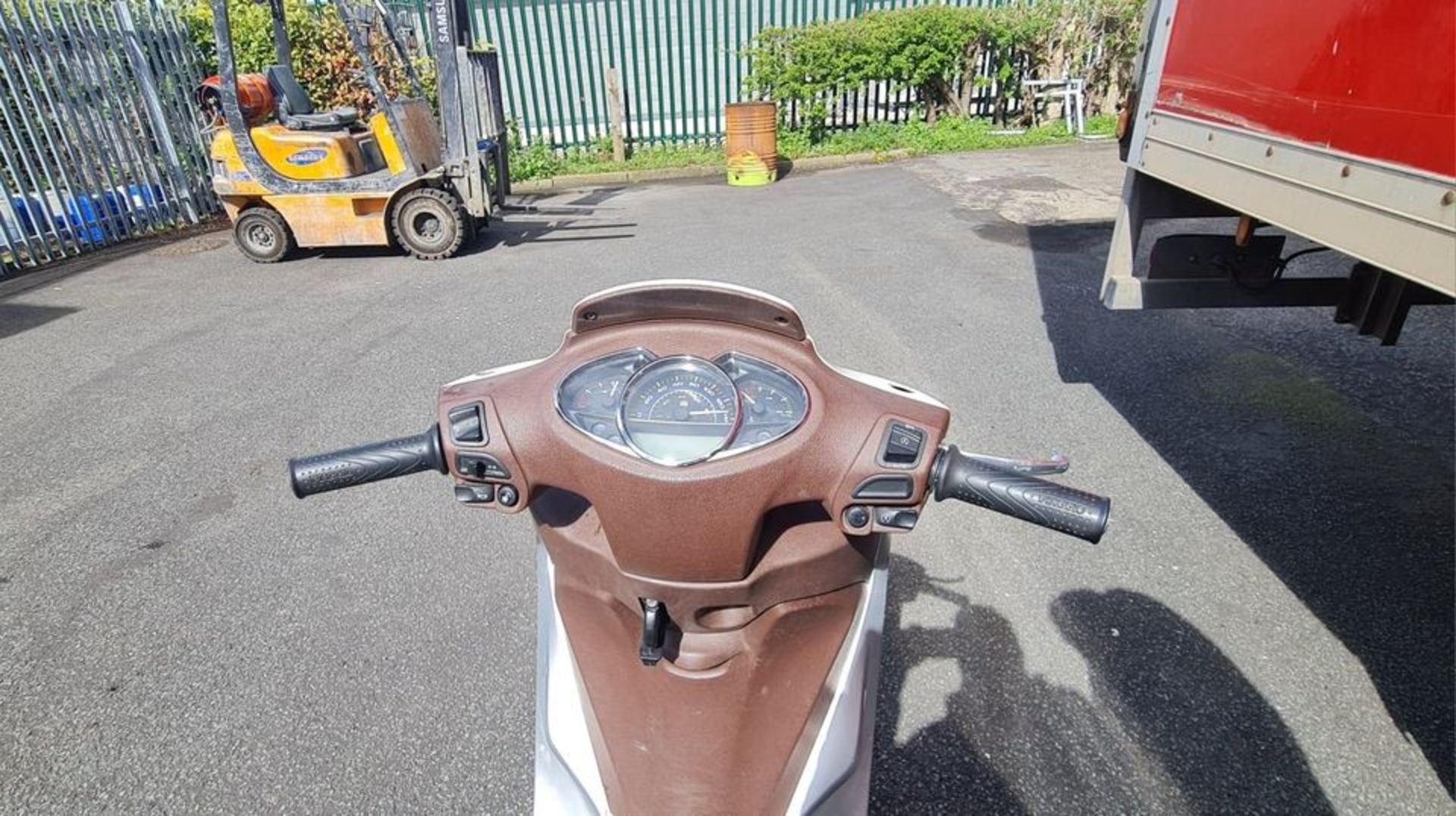 2016 Piaggio Medley 125 Scooter - Missing Key - Image 8 of 13
