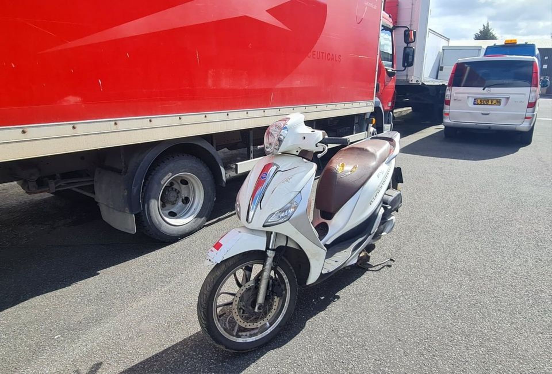 2016 Piaggio Medley 125 Scooter - Missing Key - Image 10 of 13