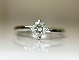 Beautiful Natural 0.42CT S1 Diamond Ring With 18k Gold