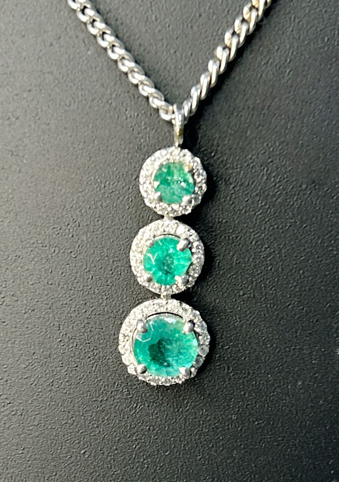 Beautiful Natural 1.24 CT Emerald Pendant With Diamonds & Platinum 950 - Image 2 of 6