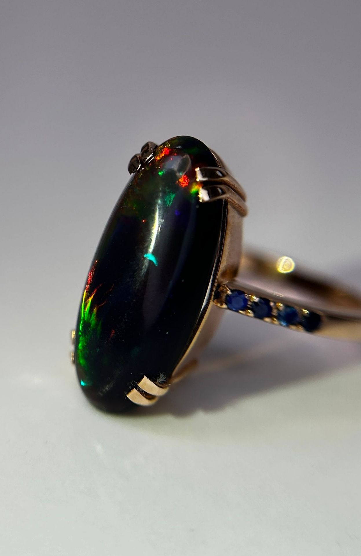 Beautiful Natural Black Opal Ring With Natural Blue Sapphire and 18k Gold - Image 2 of 10