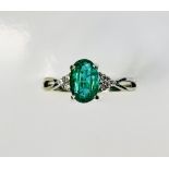 Beautiful Natural Emerald Ring With Natural Diamonds & Platinum 950