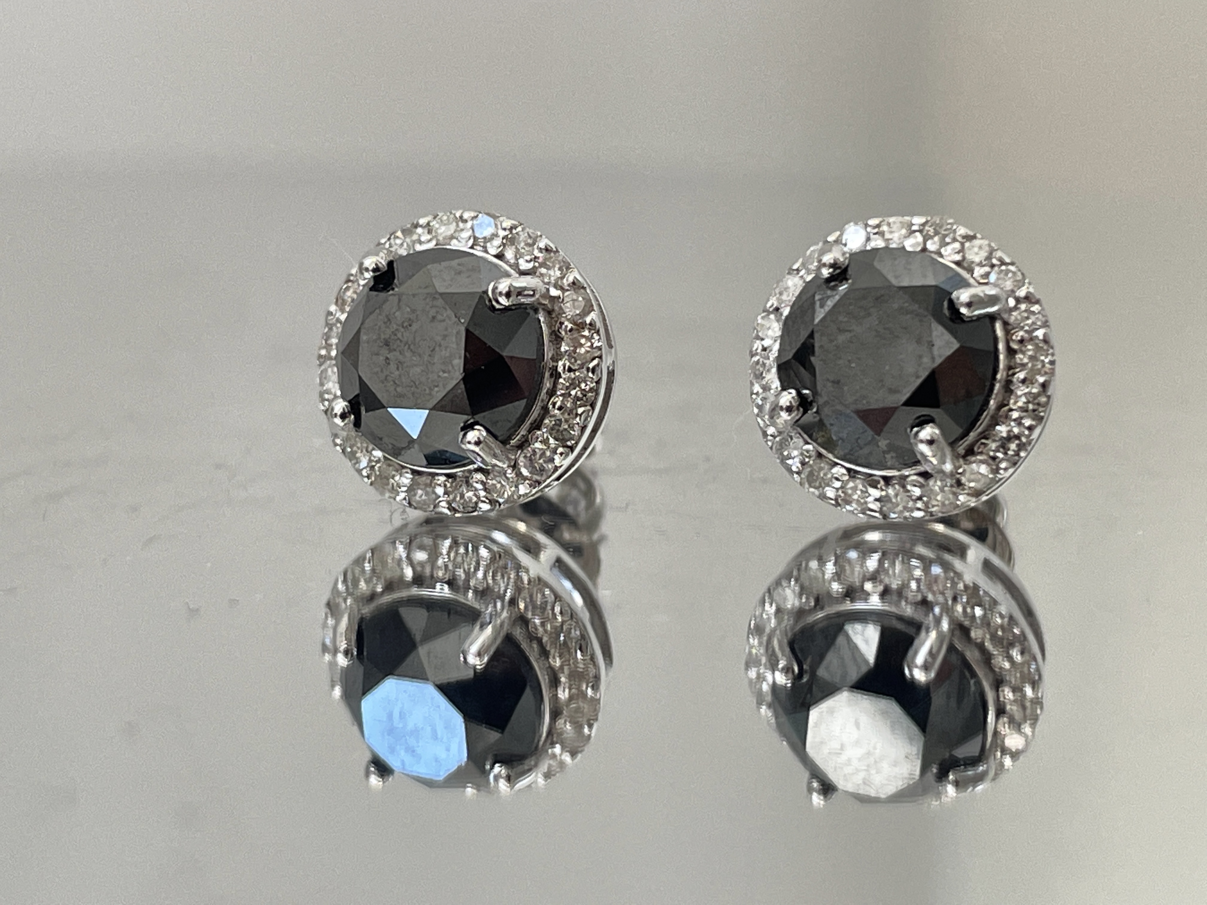 Beautiful Natural 3.84 CT Black Diamond Earrings Natural Diamonds & 18k Gold - Image 3 of 8