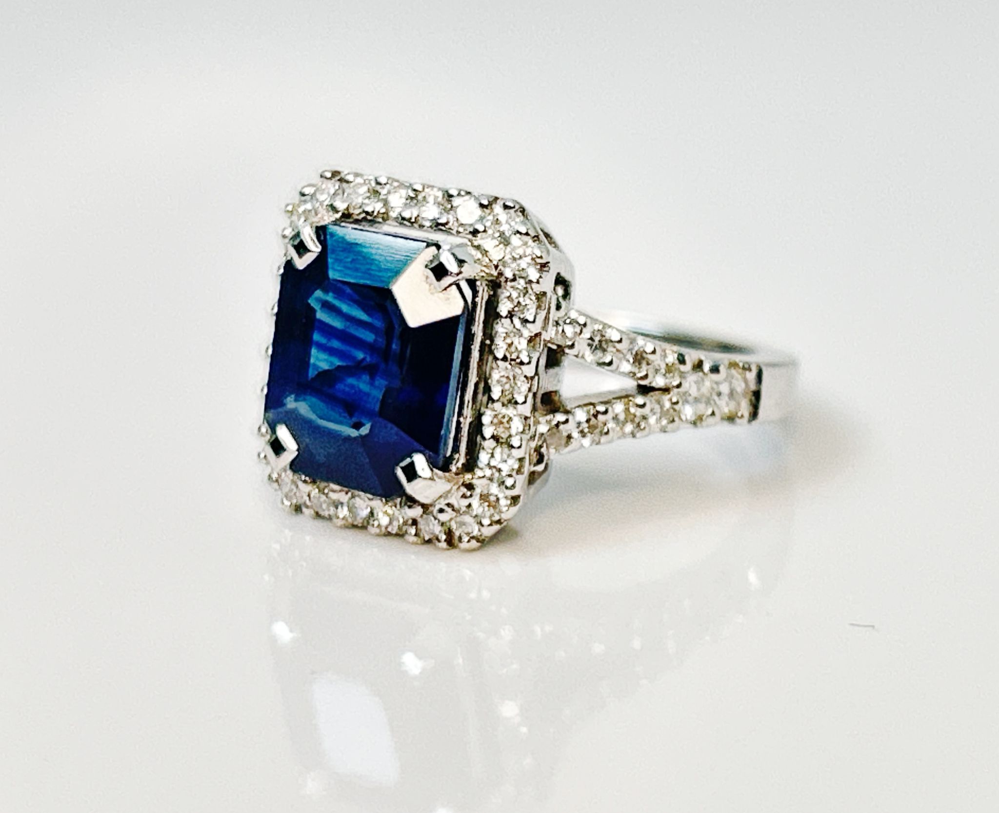 Beautiful 3.50CT Ceylon Blue Sapphire Diamonds & 18k White Gold - Image 2 of 6