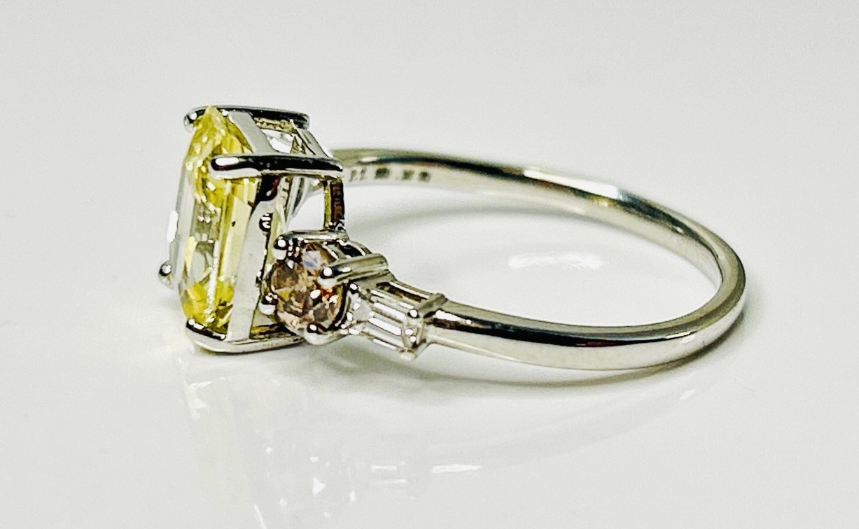Beautiful Unheated Untreated Natural Ceylon yellow Sapphire Diamonds & Platinum - Image 3 of 6