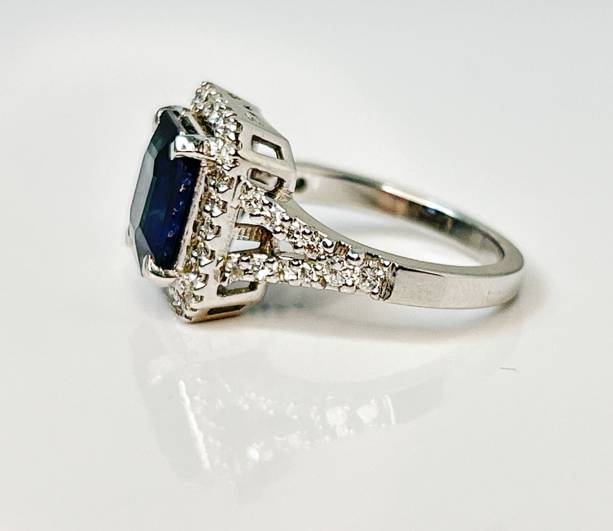 Beautiful 3.50CT Ceylon Blue Sapphire Diamonds & 18k White Gold - Image 5 of 6